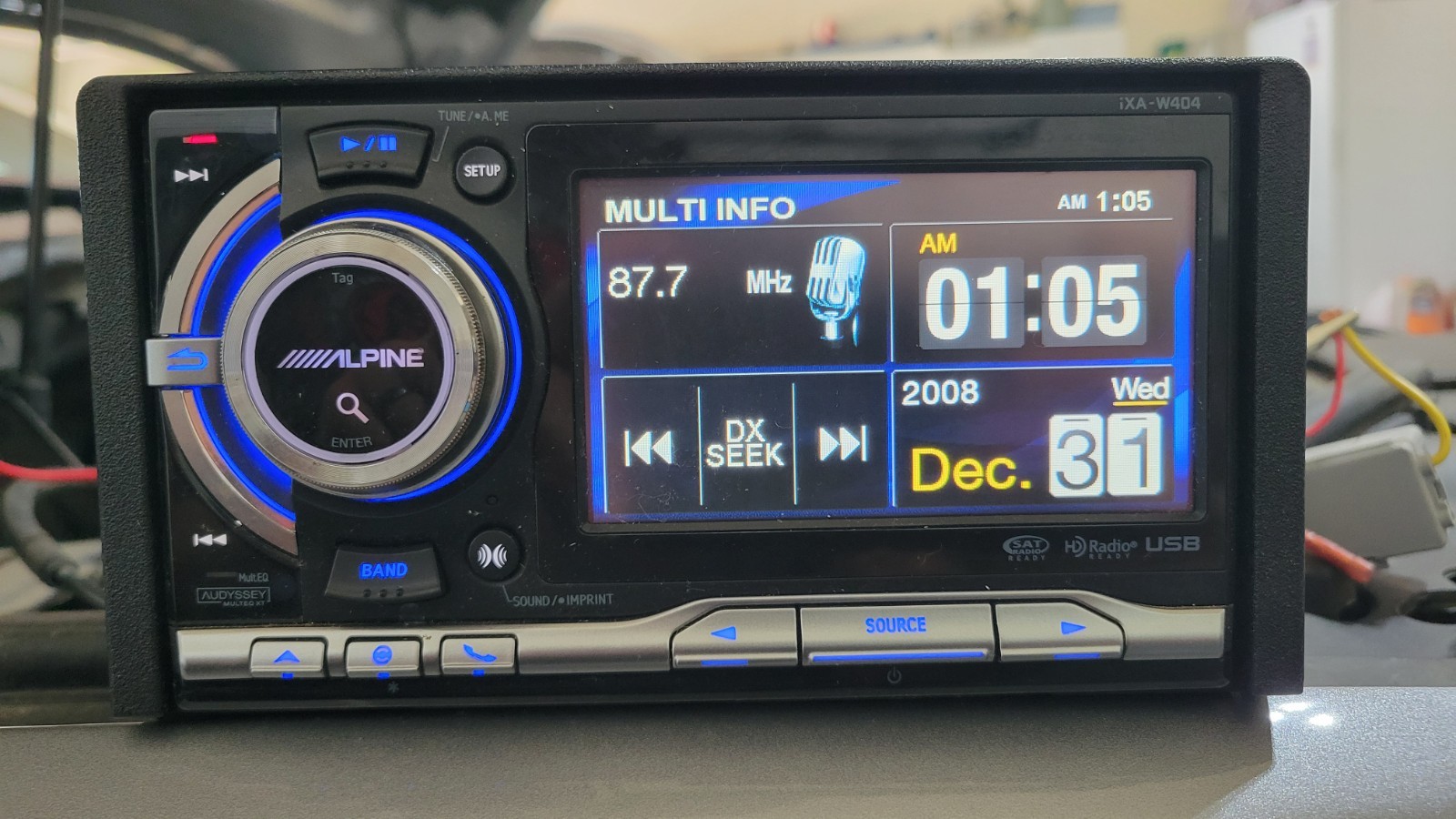 Alpine iXA-W404 Media Player/USB In Dash Receiver Works Great Double DIN
