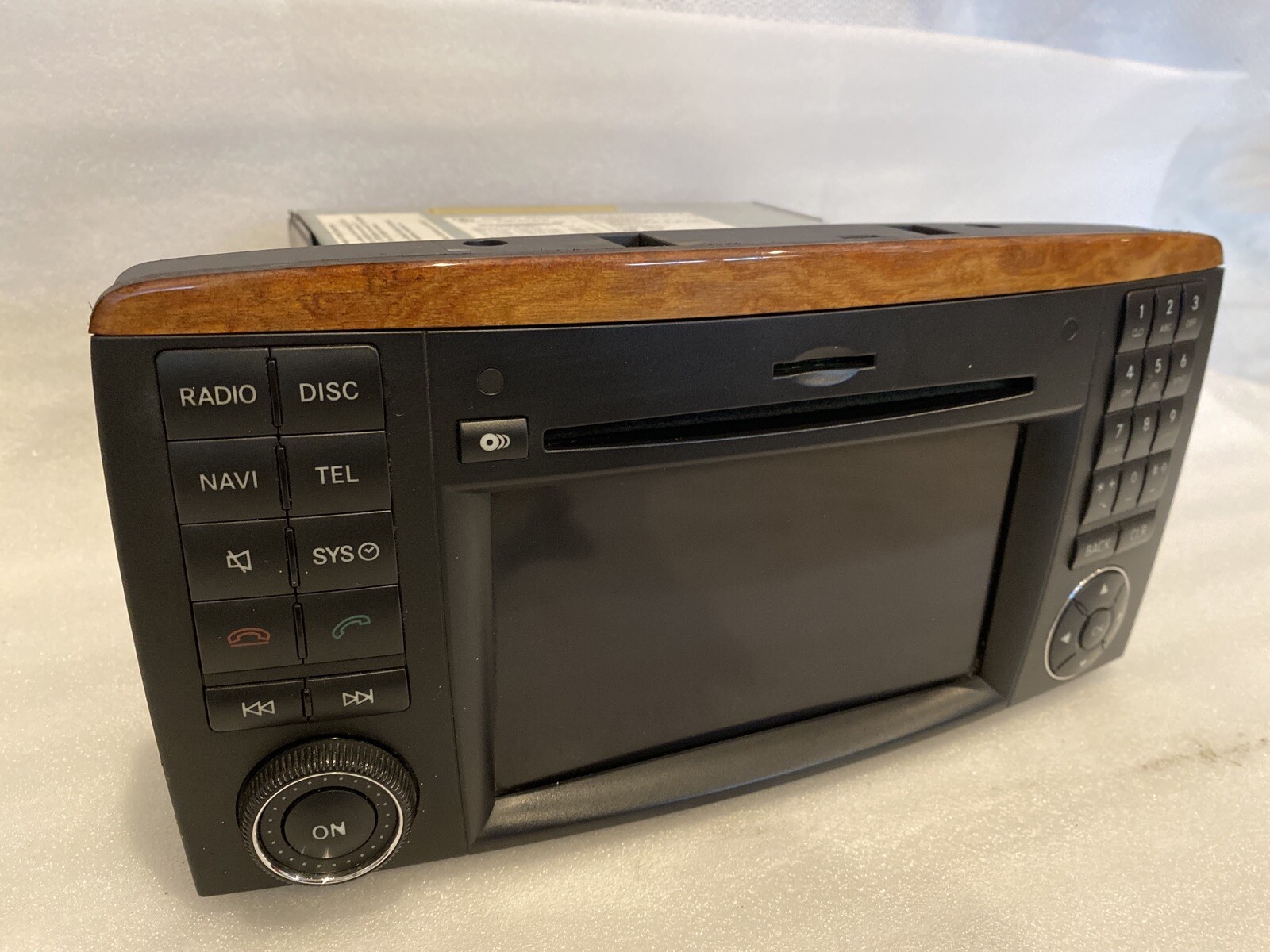 MERCEDES BENZ W251 R CLASS RADIO AUDIO AM FM CD NAVIGATION SCREEN # A2518705294