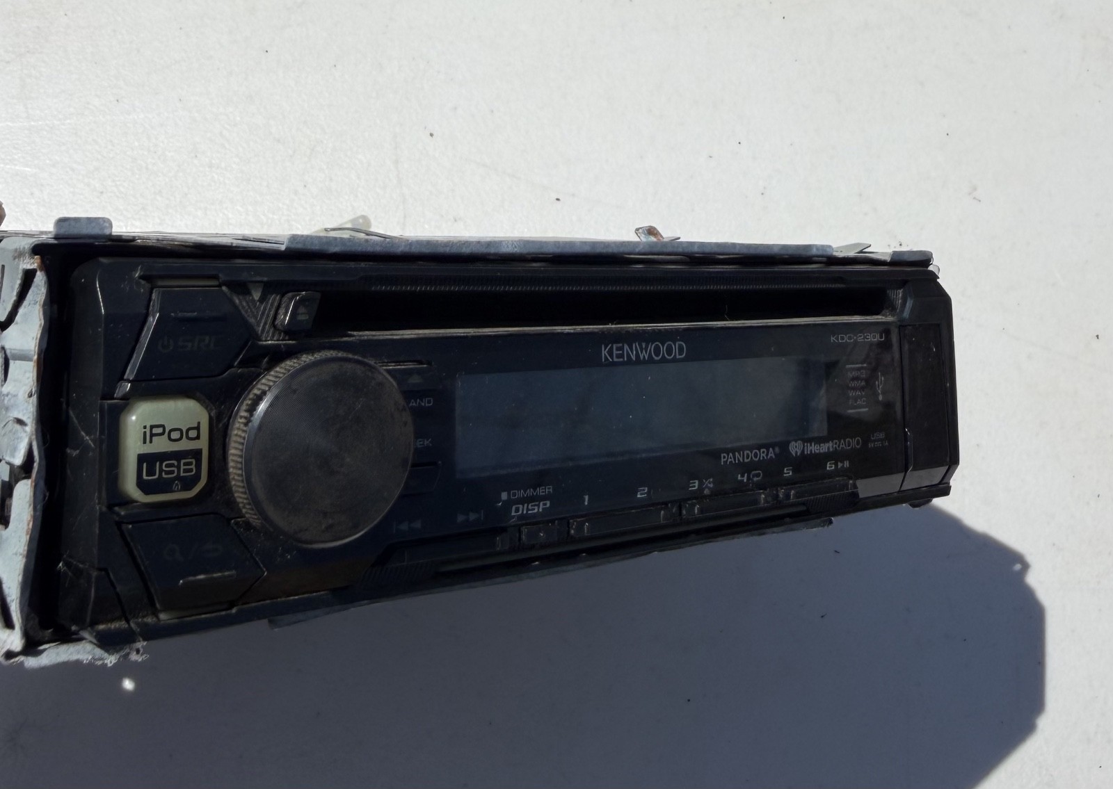 Kenwood KDC-HD262U CD Receiver with HD radio- 50Wx4- works w iPhone, Android.