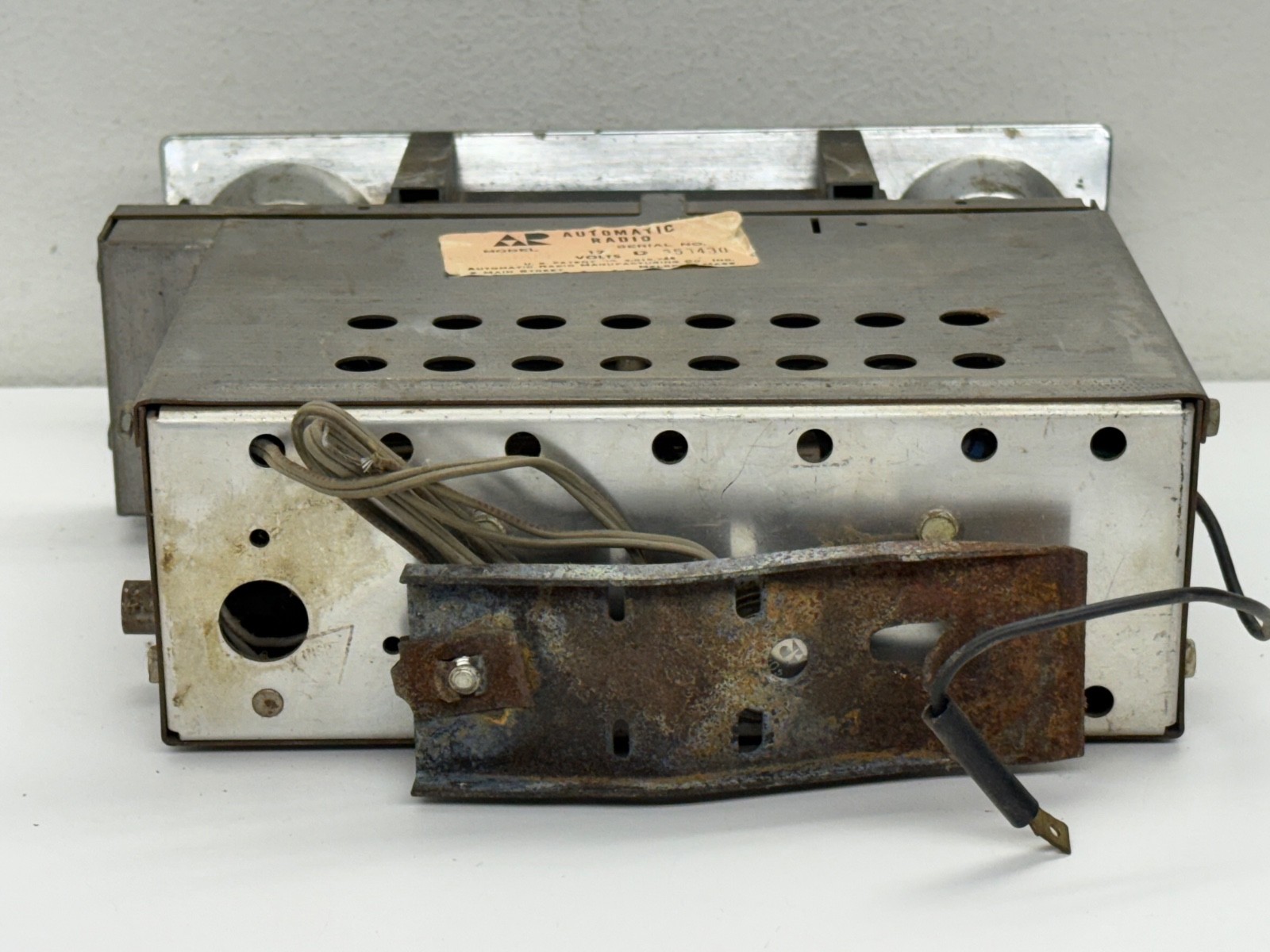 VTG 1960’s Automatic Radio AR AM Band All Transistor Car Radio 550430 Chevy RARE
