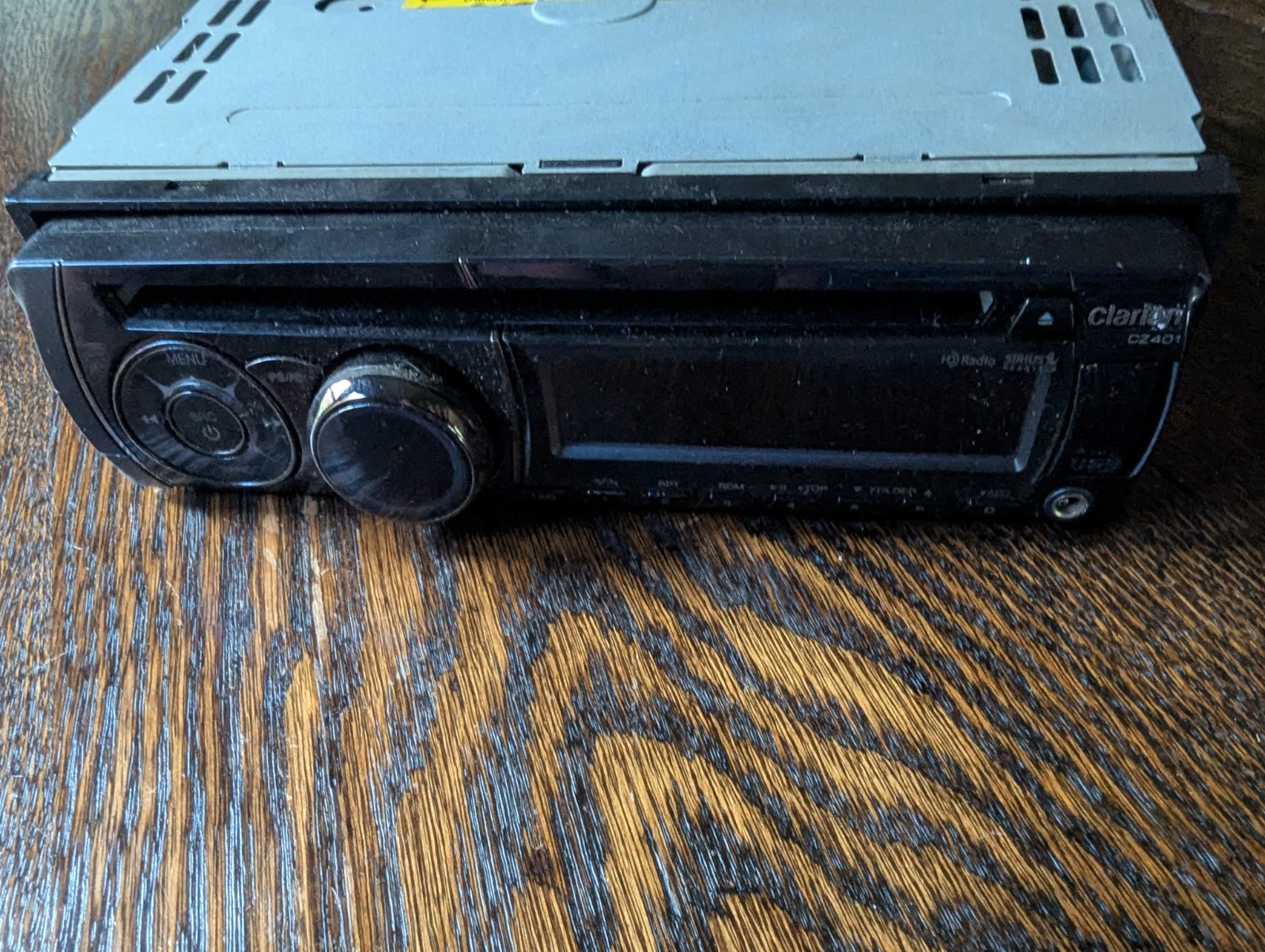 Clarion CZ-401 CD/MP3/USB Car Stereo 2010 Untested