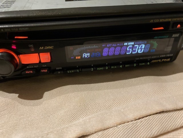 ALPINE CAR AUDIO AMBER AM/FM CD BBE EQ UNIT CDA-7840 REMOTE INC DANCING LIGHTS