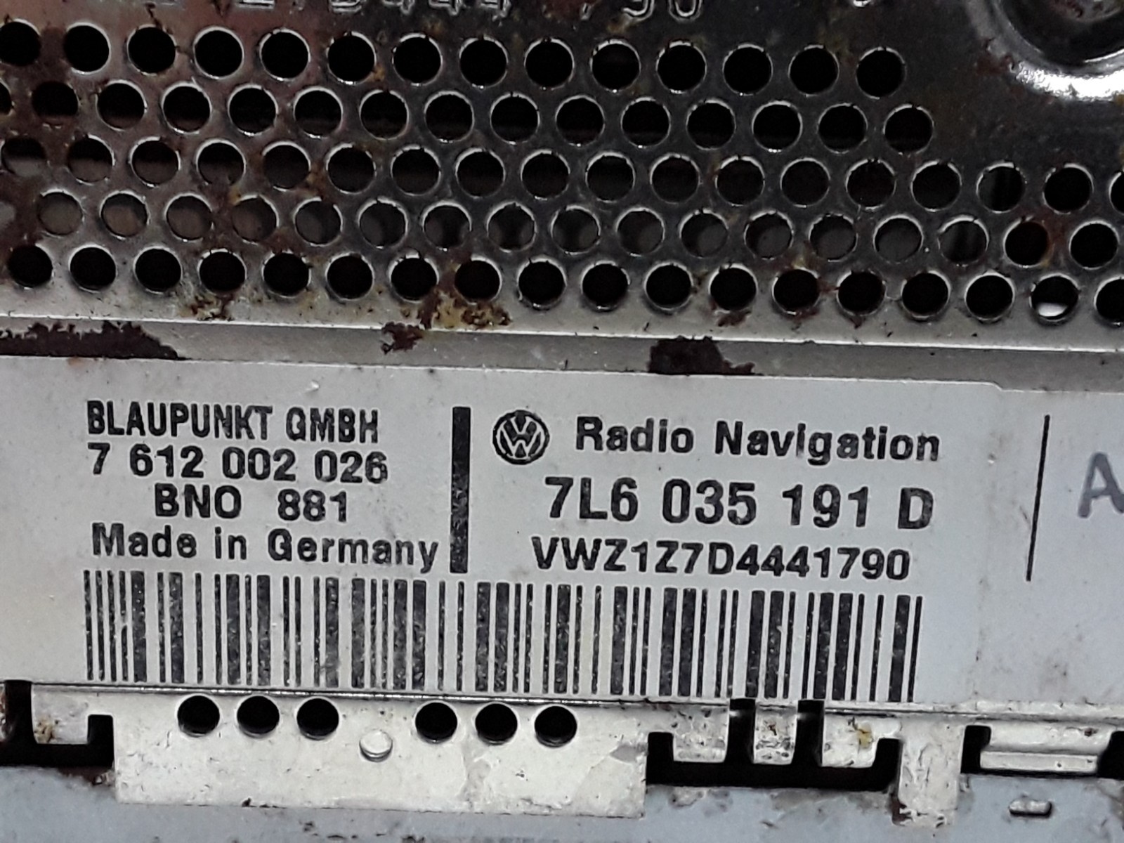 04 05 Volkswagen Touareg AM FM CD navigation GPS unit 7L6 035 191 D