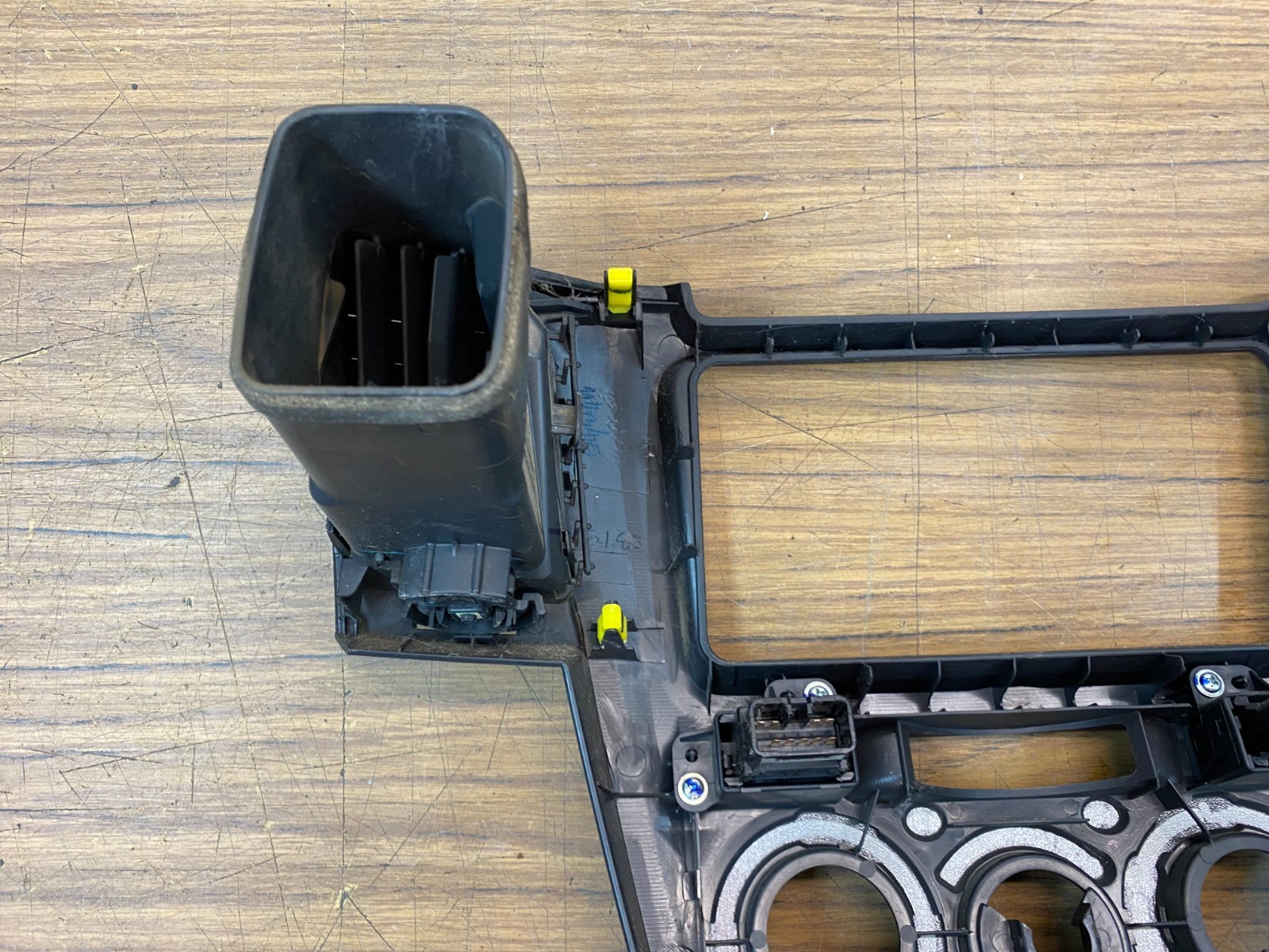 Toyota Hilux 2011 Diesel Interior Dash A/C Control Surround Facia 55420-0K010