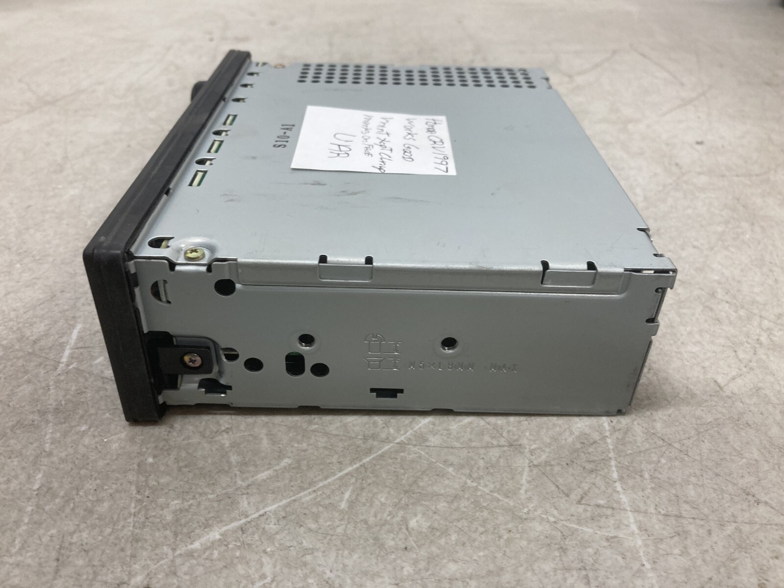 Honda crv CR-V AM FM Radio Stereo OEM 39100-S10-A110-M1