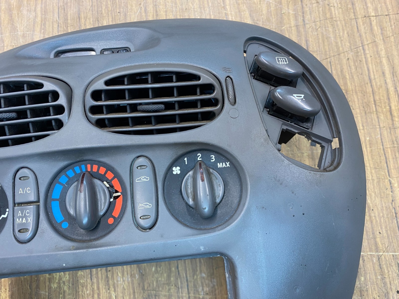 Ford Falcon AU S1 Dash A/C Stereo Control Surround