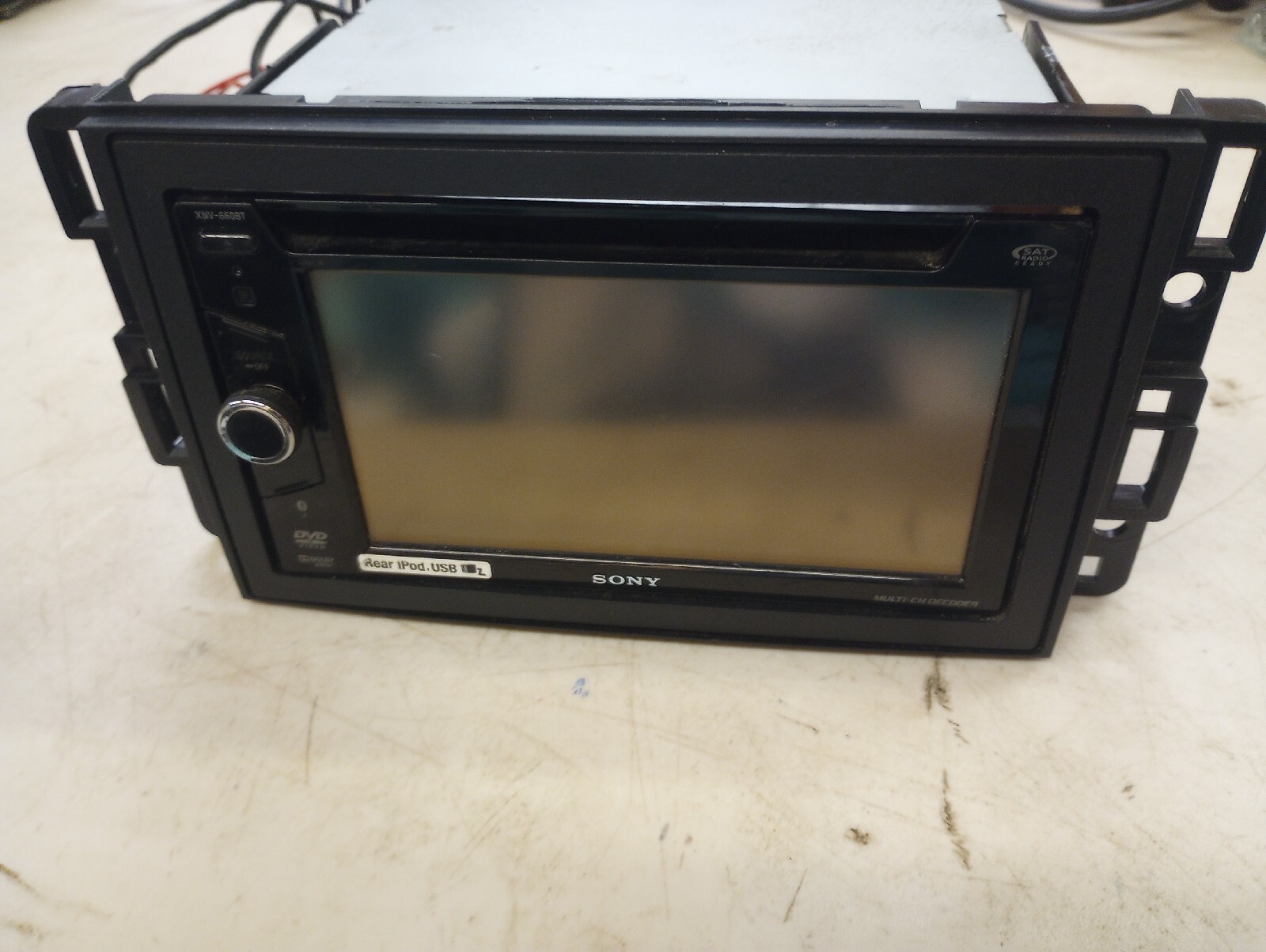 Sony XNV-660BT 6.1″ Touchscreen Car Stereo With TomTom GPS