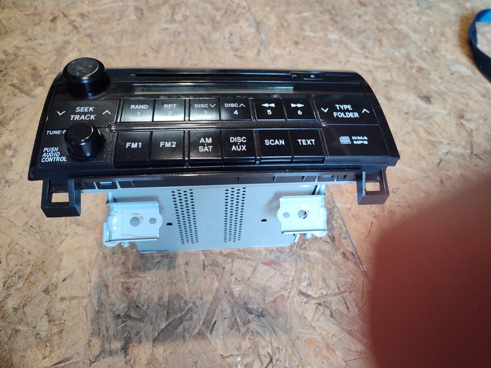 2007-2013 Toyota Tundra OEM AM/FM Radio Tuner CD 86120-0C270 AD1812