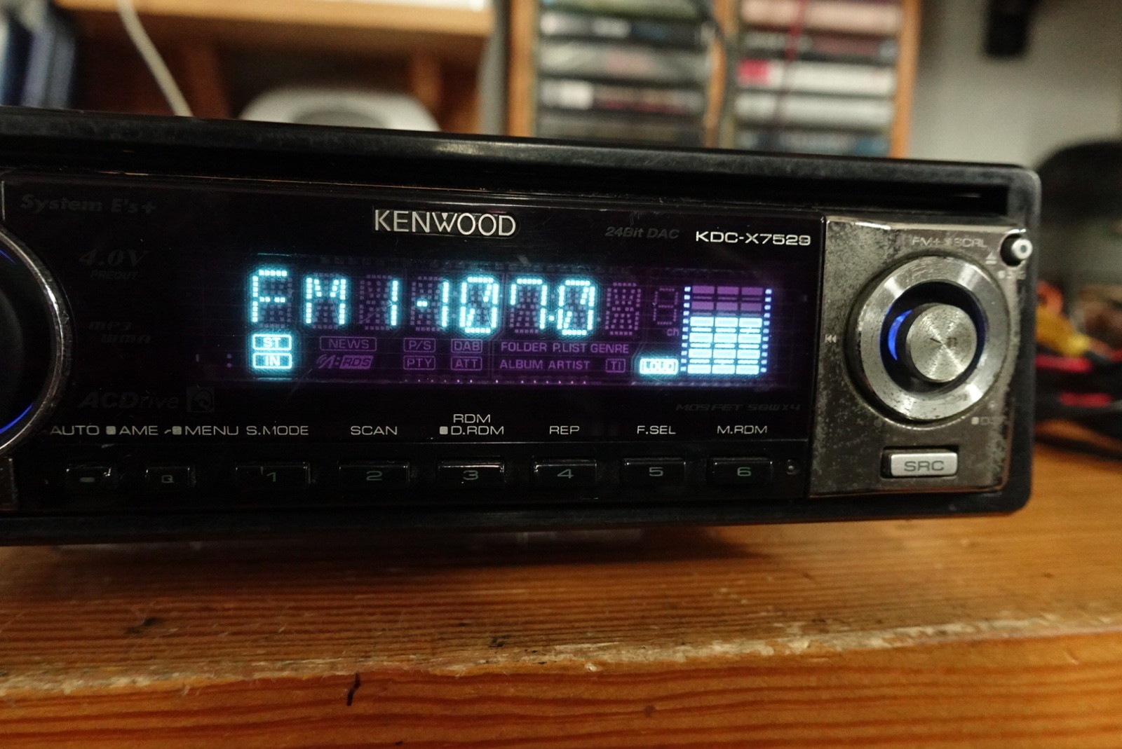 Kenwood KDC-X7529. CD/Fm108/Bluetooth player.
