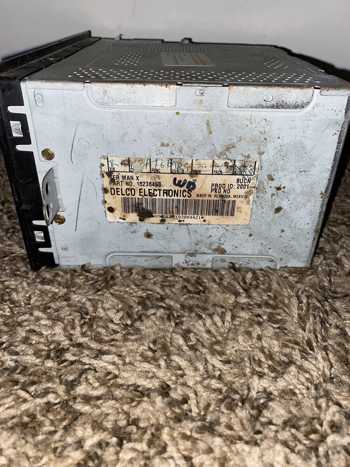 GM Delco Oldsmobile factory Cassette player radio 95 96 97 98 99 16236453
