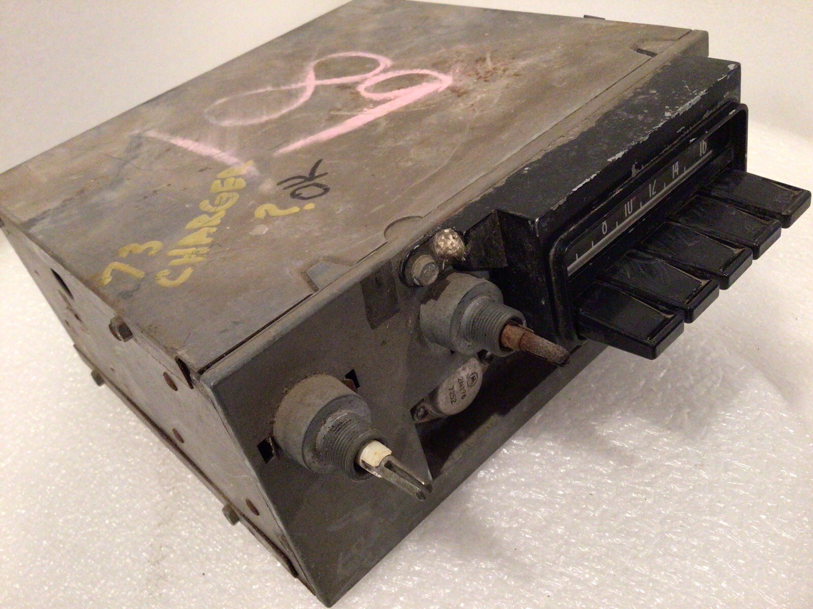 Mopar 1971 – 1974 B-Body AM Radio Chrysler Dodge Charger Solid State Bench OEM
