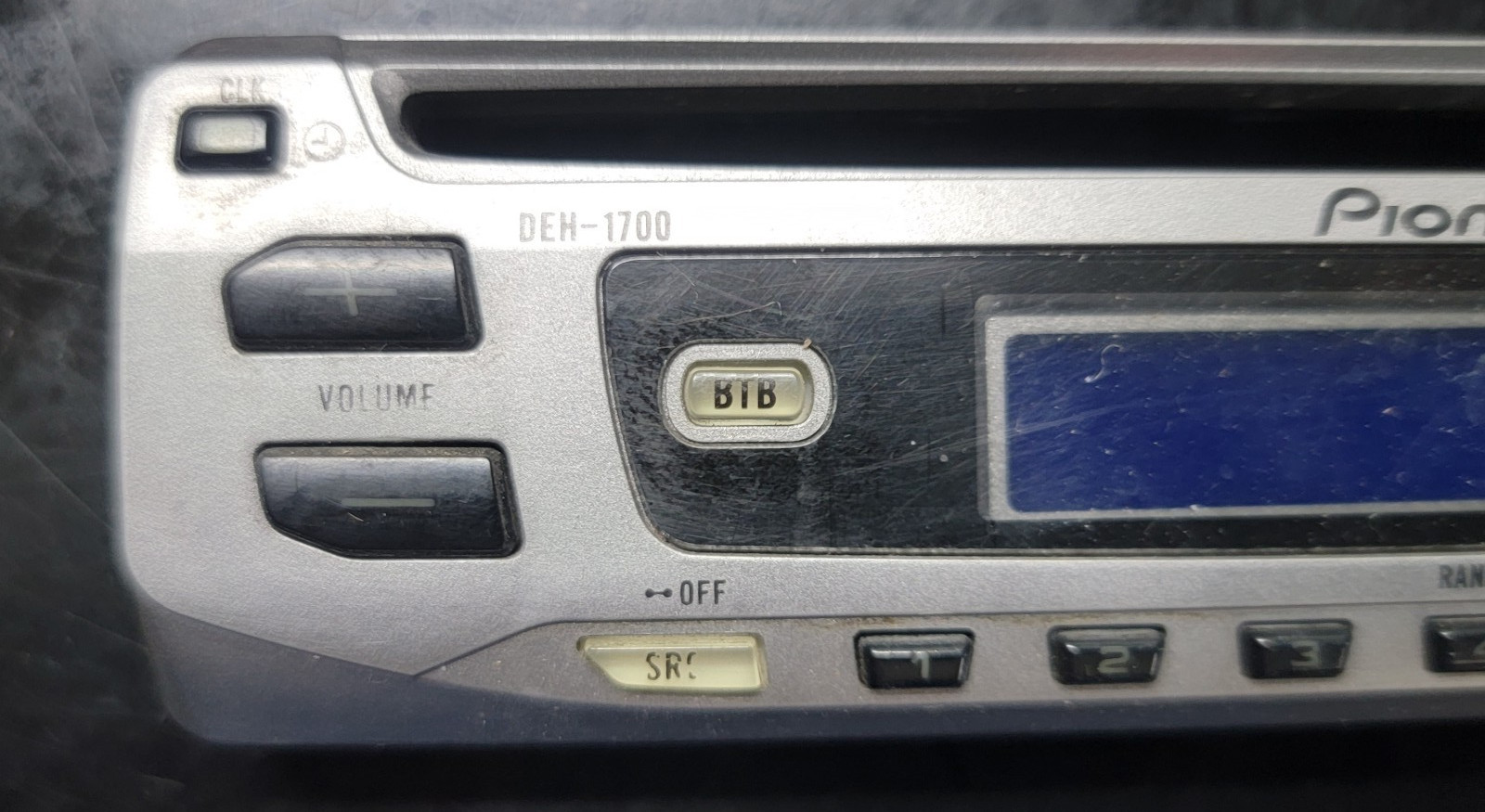 Pioneer DEH-1700 Radio With Detachable FACEPLATE ONLY