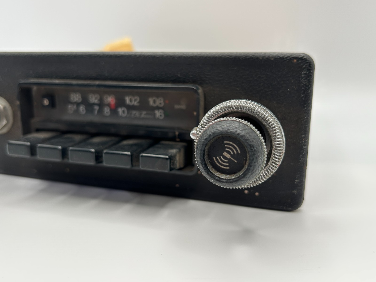Vintage SPS by AUDIOVOX AM/FM Car Radio Model No. IM-FM Stock No. 82 – Singapore