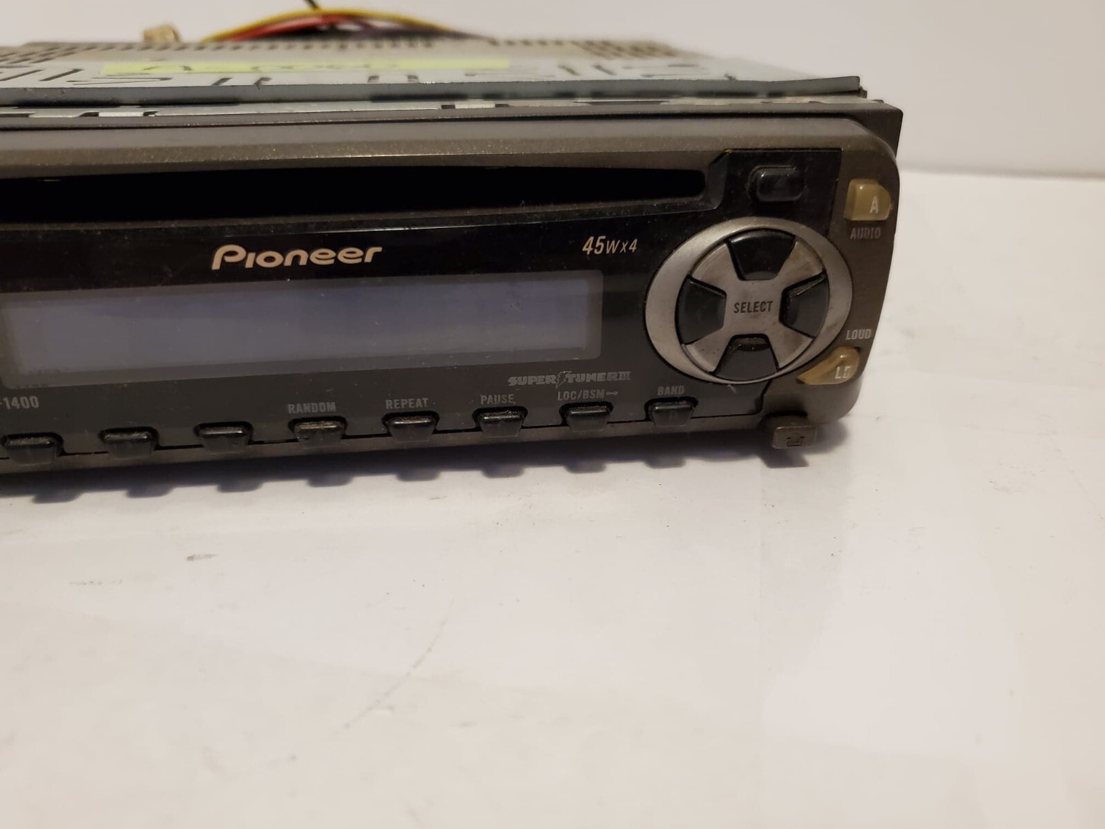 Pioneer car’s radio DEH-1400 Used AM/FM CD Player – (A-0060)
