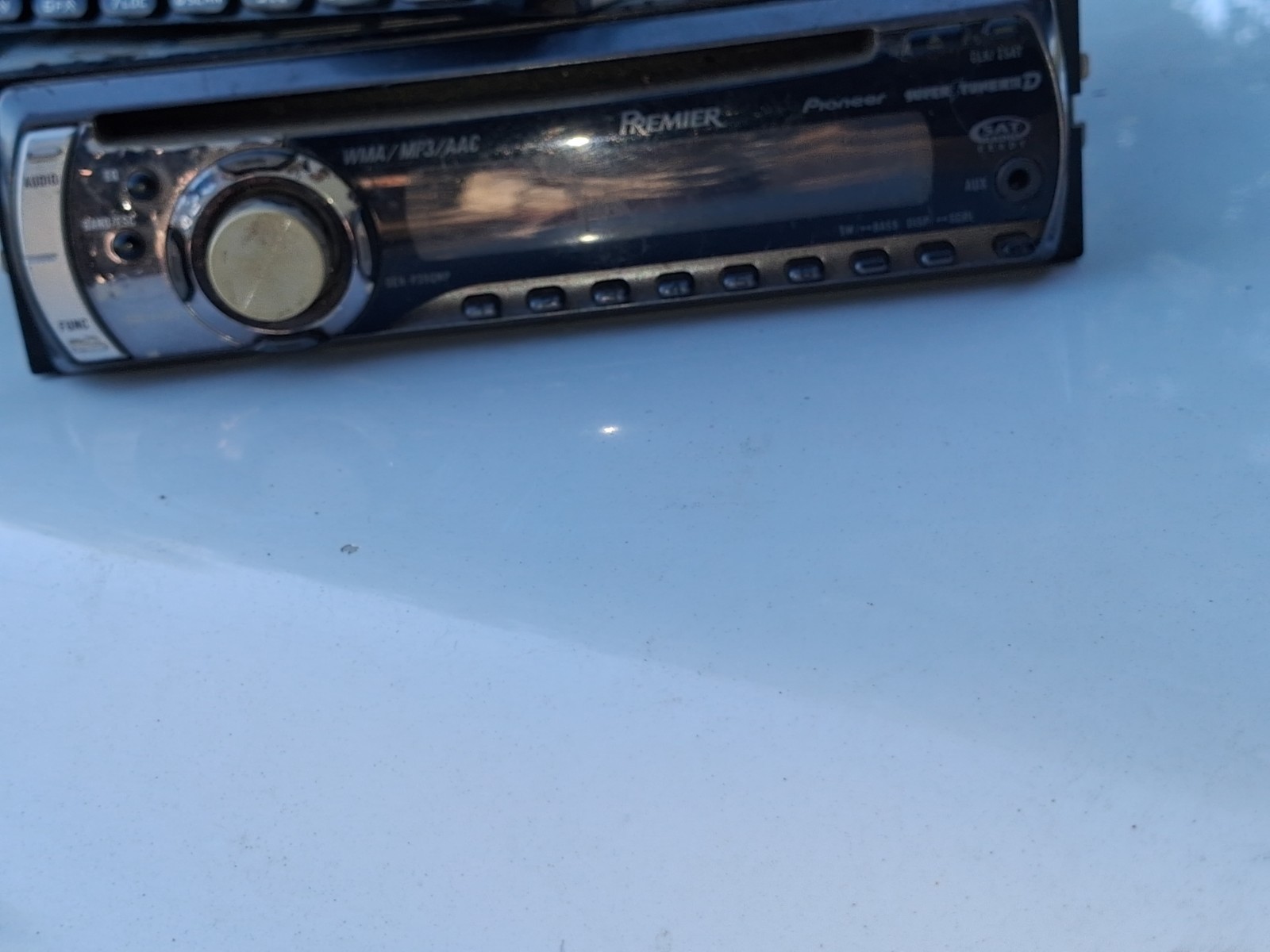 Pioneer Premier DEH-P3900MP 1 DIN CD Player AM/FM MP3 WMA AAC