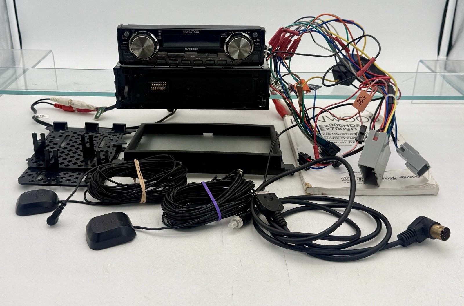 Kenwood CD receiver WORKS! iPhone, Sirius XM Compatible With Extras Harness Incl