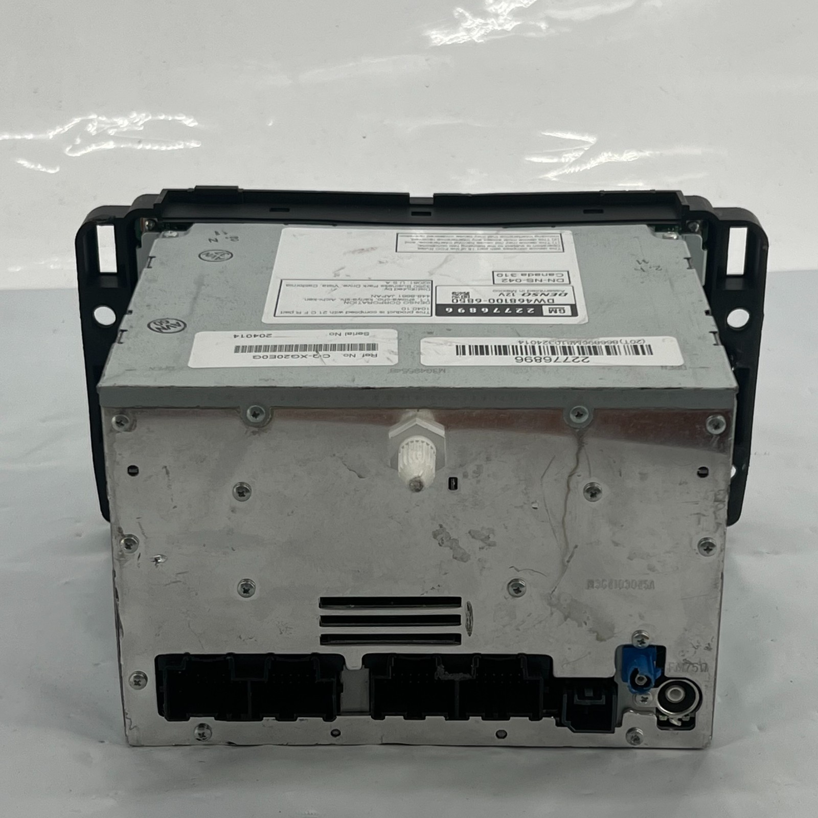 GM Denso DW468100-6850 22776896- DVD Navi Radio Yukon Suburban Tahoe OEM