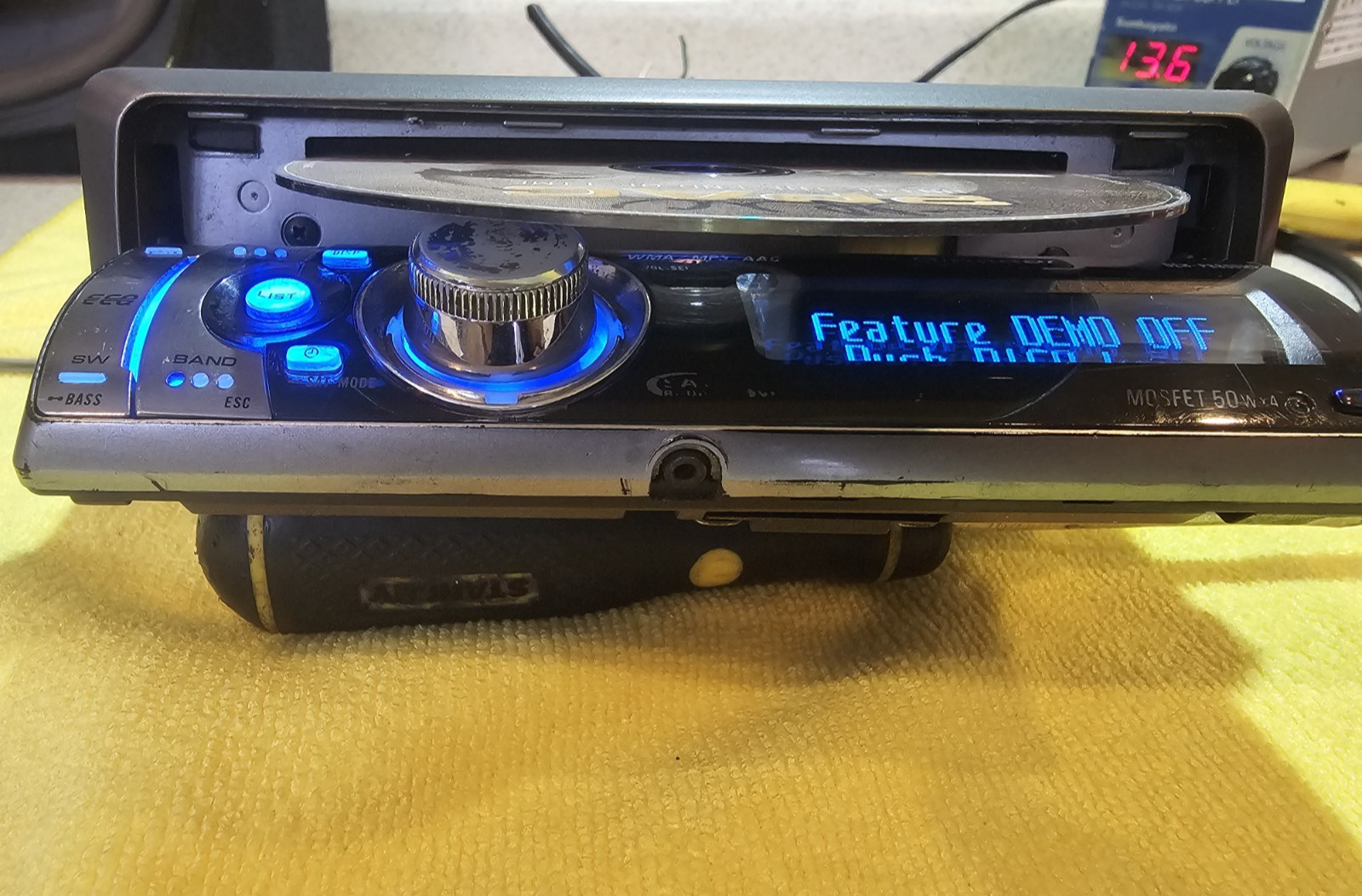 Pioneer Old School HU DEH-P6800mp Cd Receiver. Motorized Face Dolphins Display