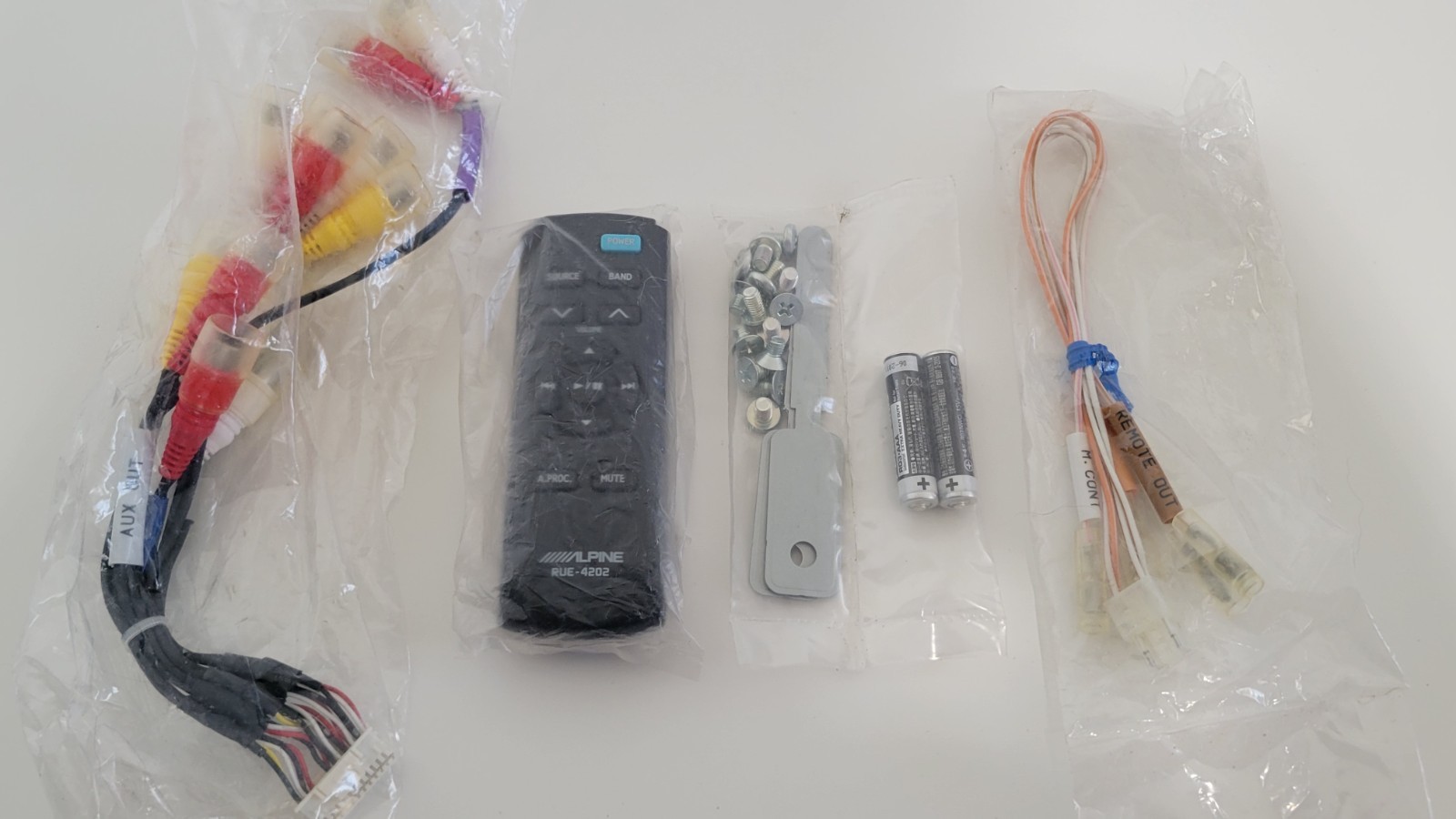 Alpine iXA-W404 Media Player/USB In Dash Receiver Works Great Double DIN