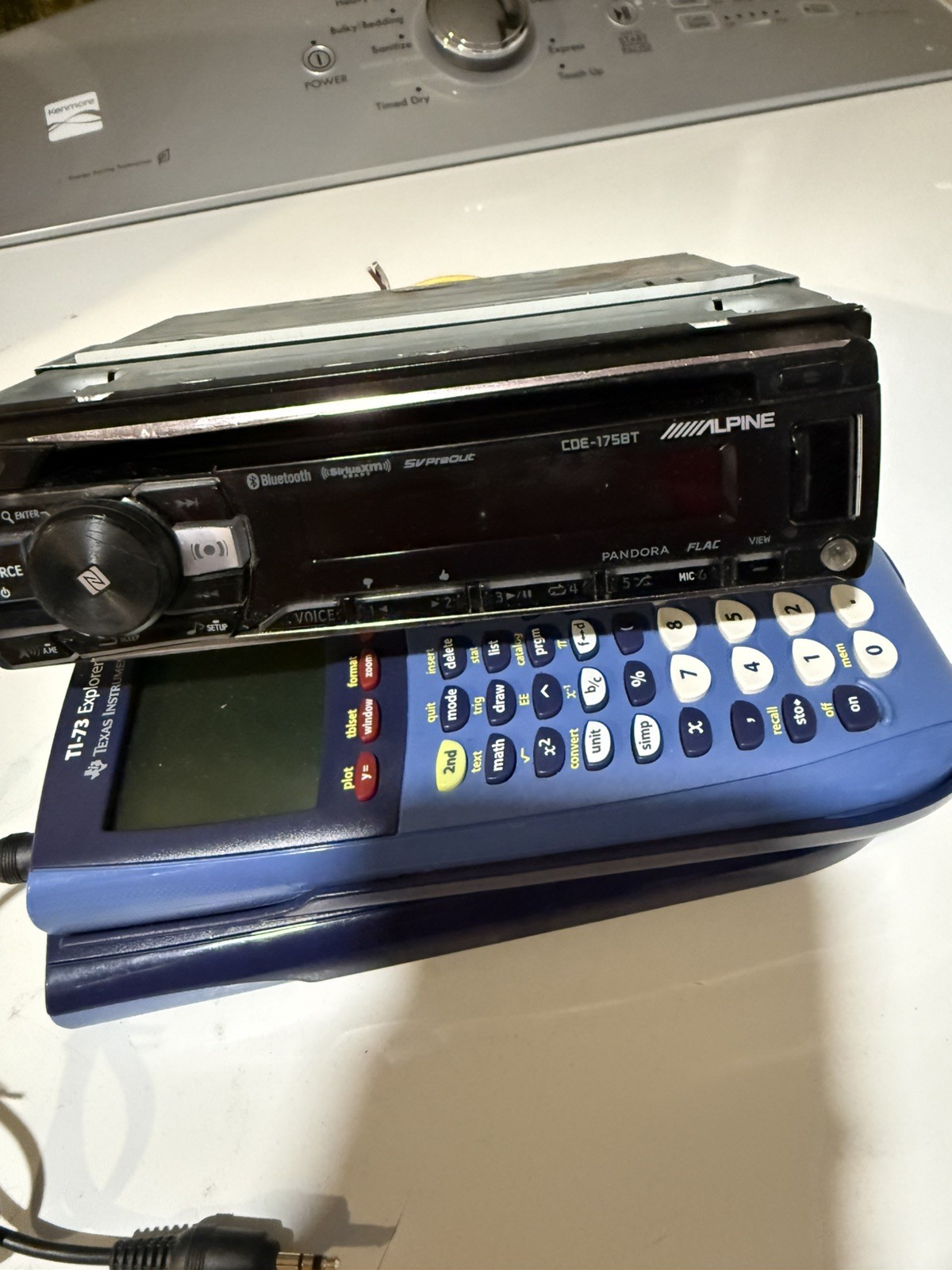 Alpine CDE-175BT USED