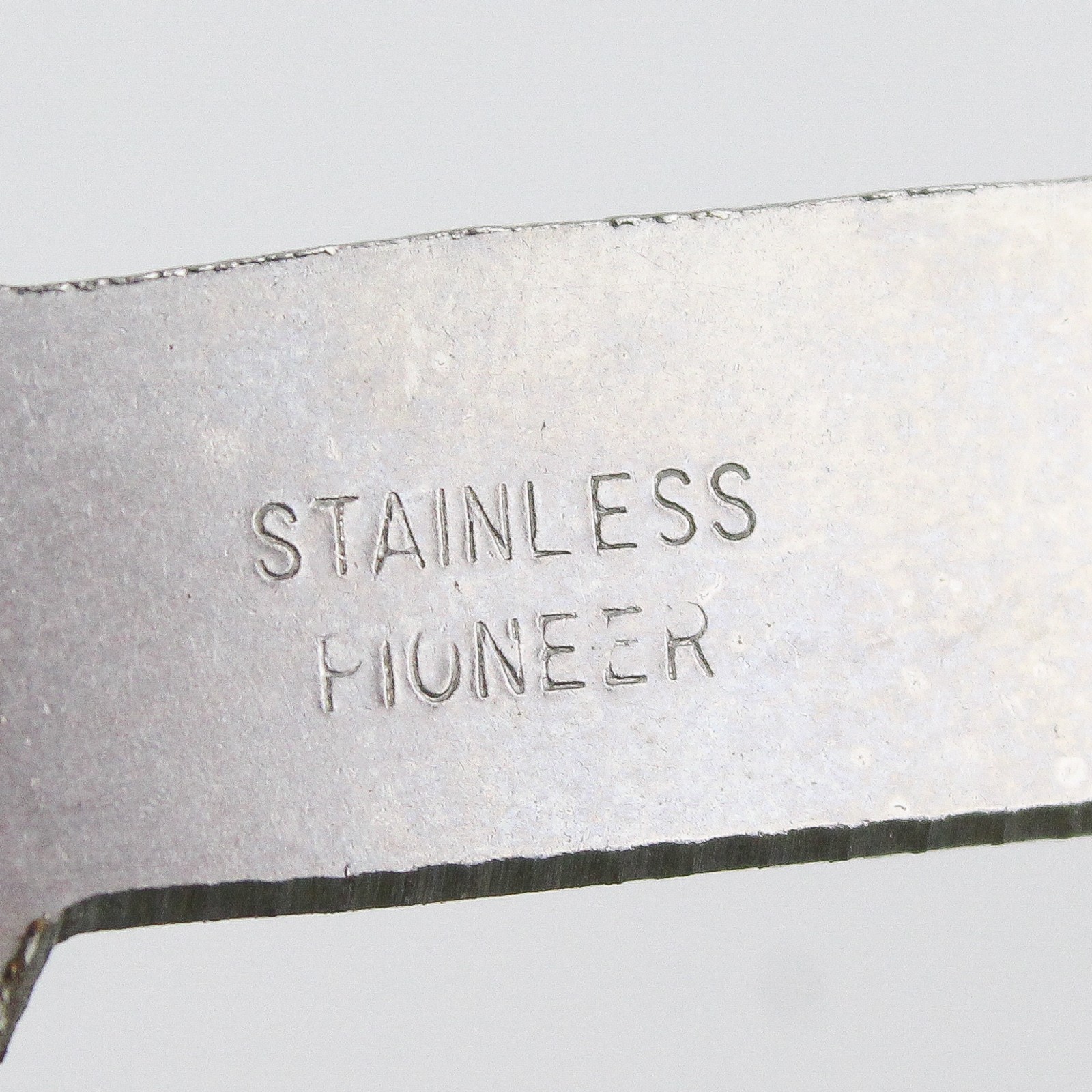 Vintage Pioneer Stainless Steel Fixed Blade Knife (Small) – 4″ Total w/ 2″ Blade