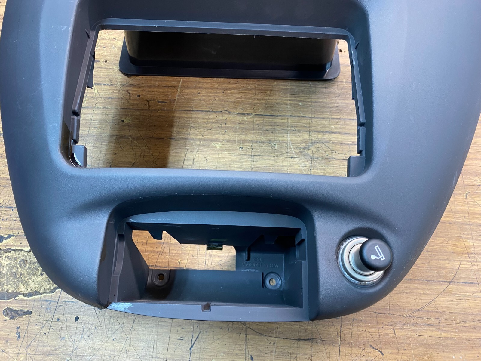 Ford Falcon AU Dash A/C Stereo Surround Dash Trim