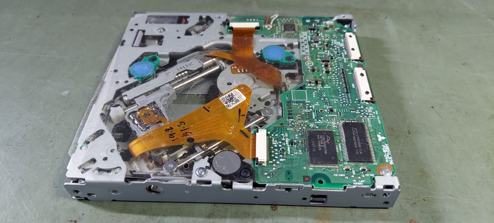 CD/DVD Drive assembly, for Chrysler Dodge Jeep MyGig 430 Radios RHB / RBZ