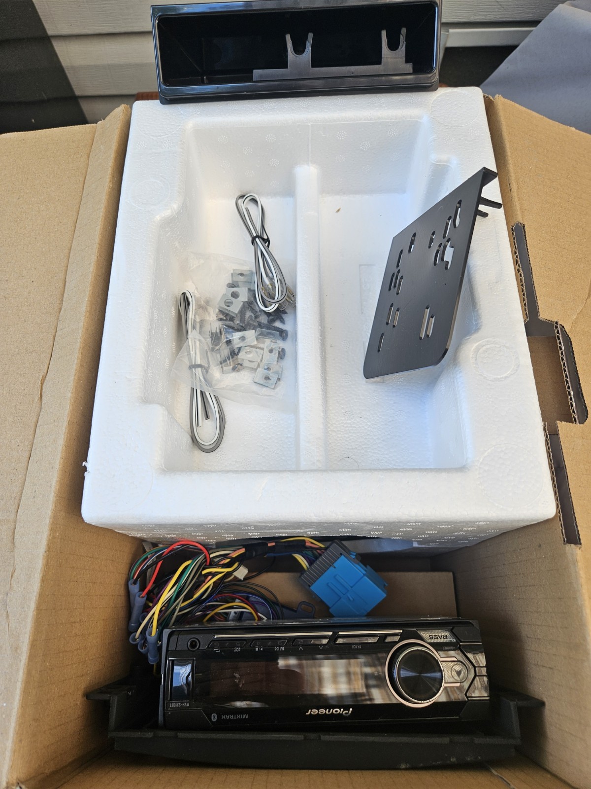 Pioneer MVH-S310BT Bluetooth Stereo + 4 TS-165P Speakers + RP3-GM12 GM Interface