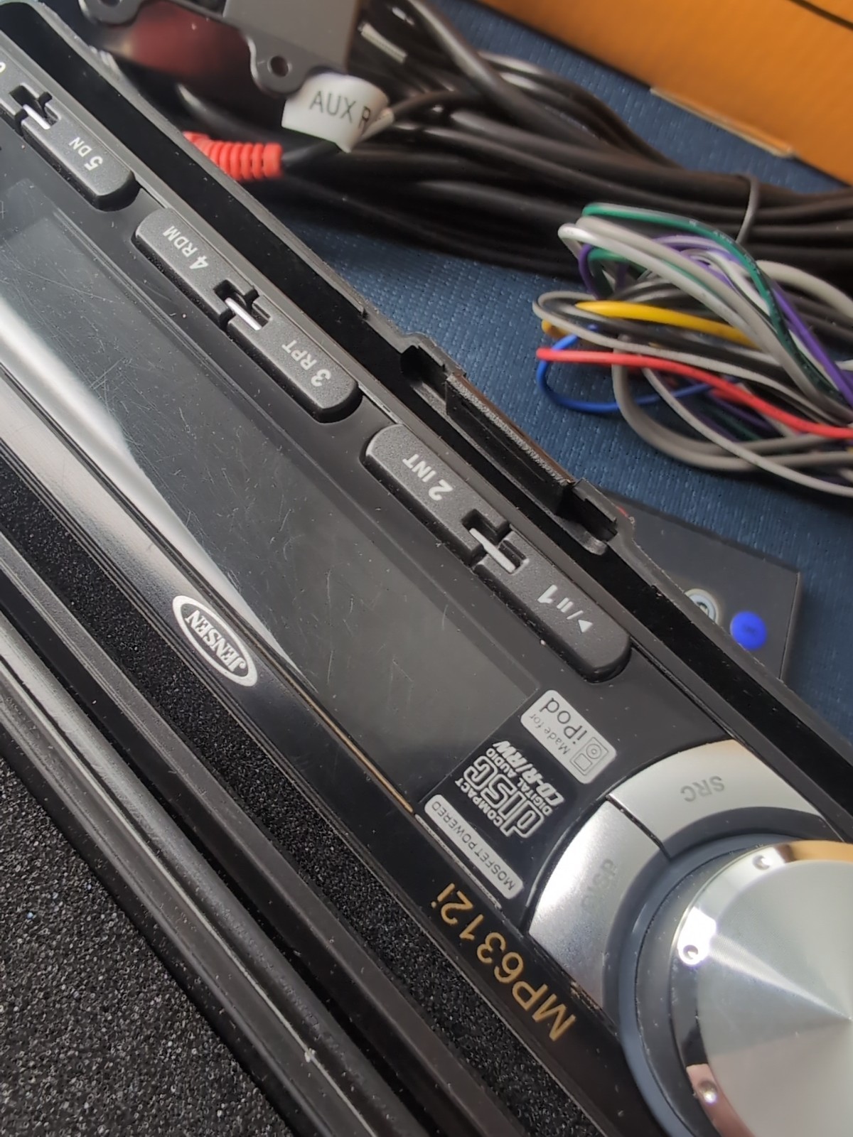 Jensen CD AM/FM Receiver ipod/MP3/WMA/ SAT Ready MP6312i