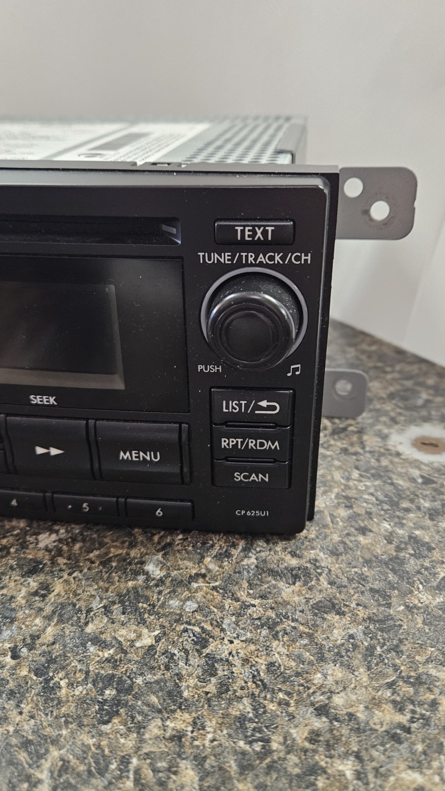 Subaru Forrester Car Stereo Clarion CD 2012 8620SC620 PF-3292B-A OEM