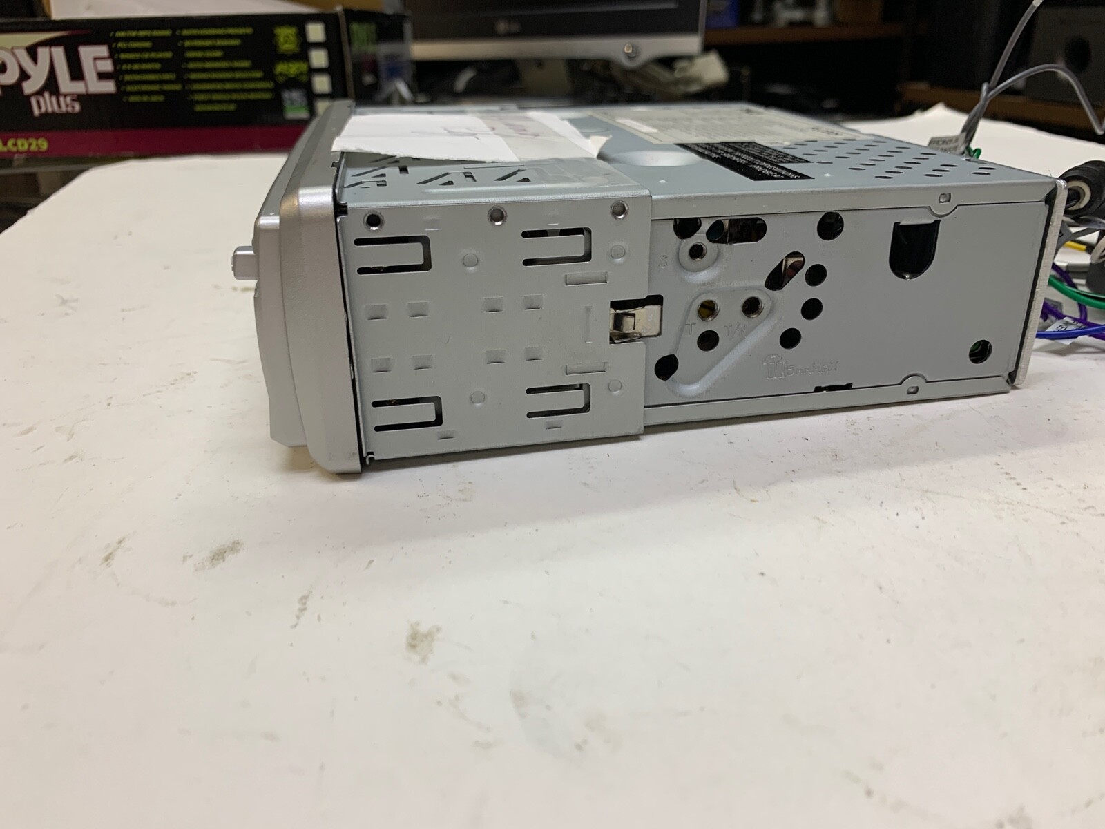 PYLE PLUS AM/FM MPX RADIO PLCD29 WITH DETACHABLE FACE CD PLAYER DOESN’T WORK