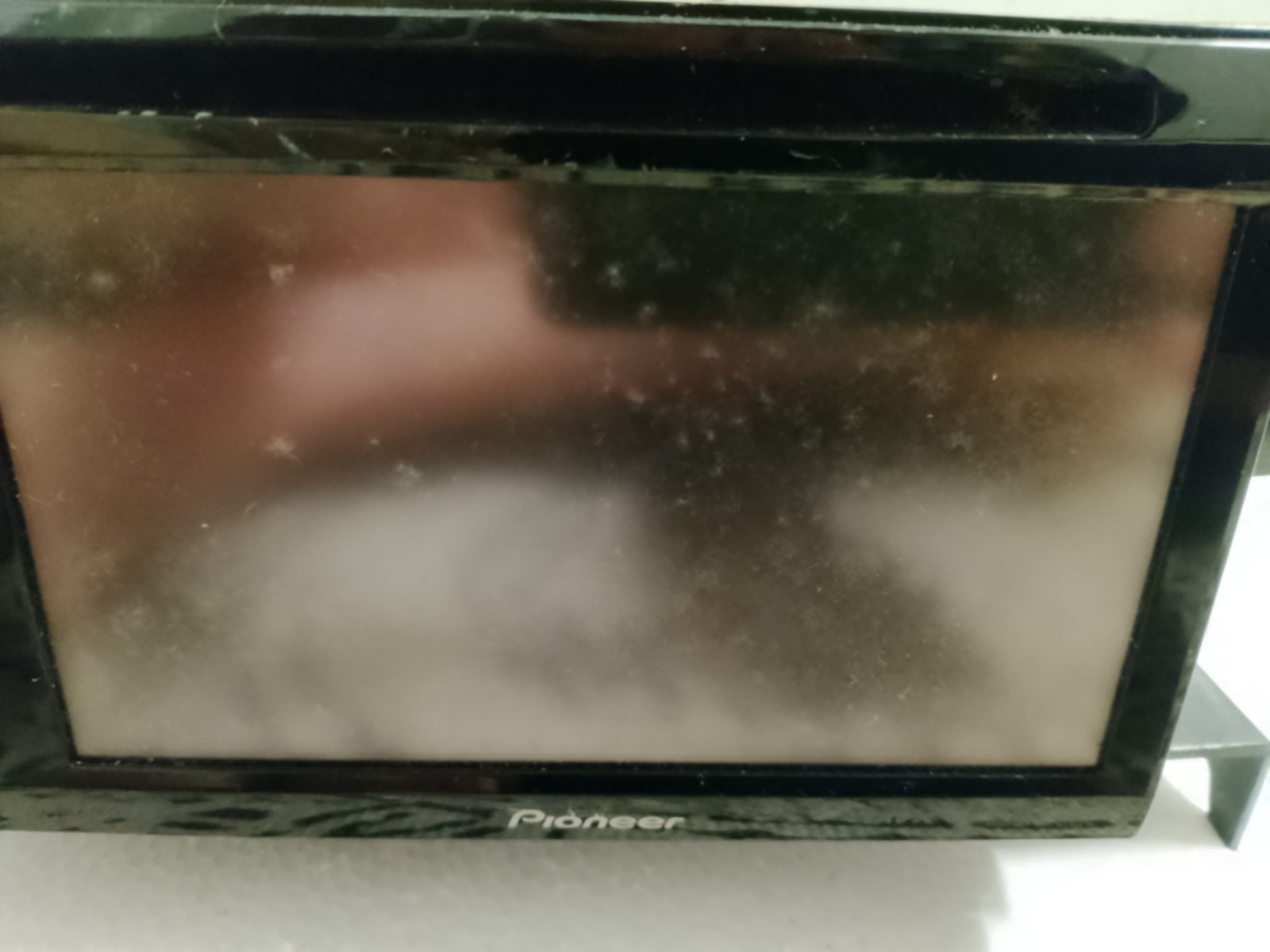 Pioneer AVH-P1400DVD 5.8″ Double-DIN Car DVD/CD/MP3 Receiver – For Parts / Repai