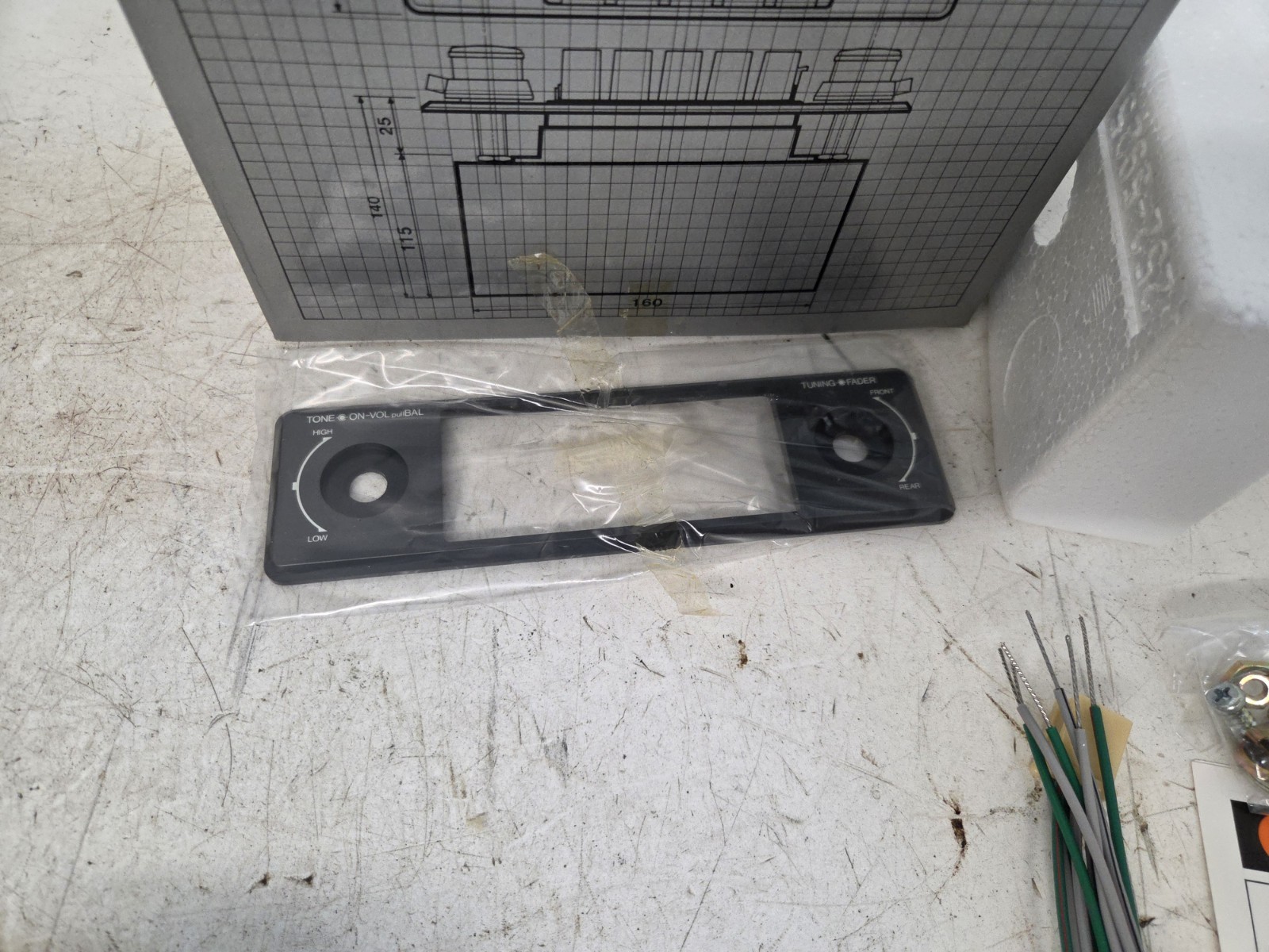 Vintage NOS Clarion 5550R AM/FM Stereo Cassette Reciever Shaft Mount Old School