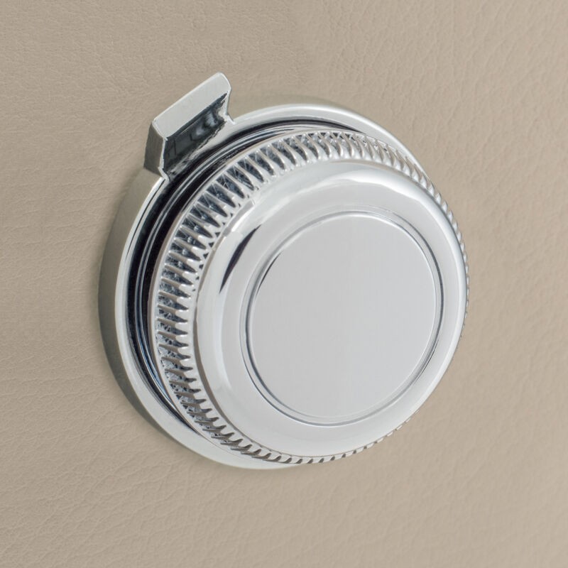 RetroRadio for 1965-66 Chevrolet Impala/Bel Air/Biscayne LACB-M1-215-221-03-73