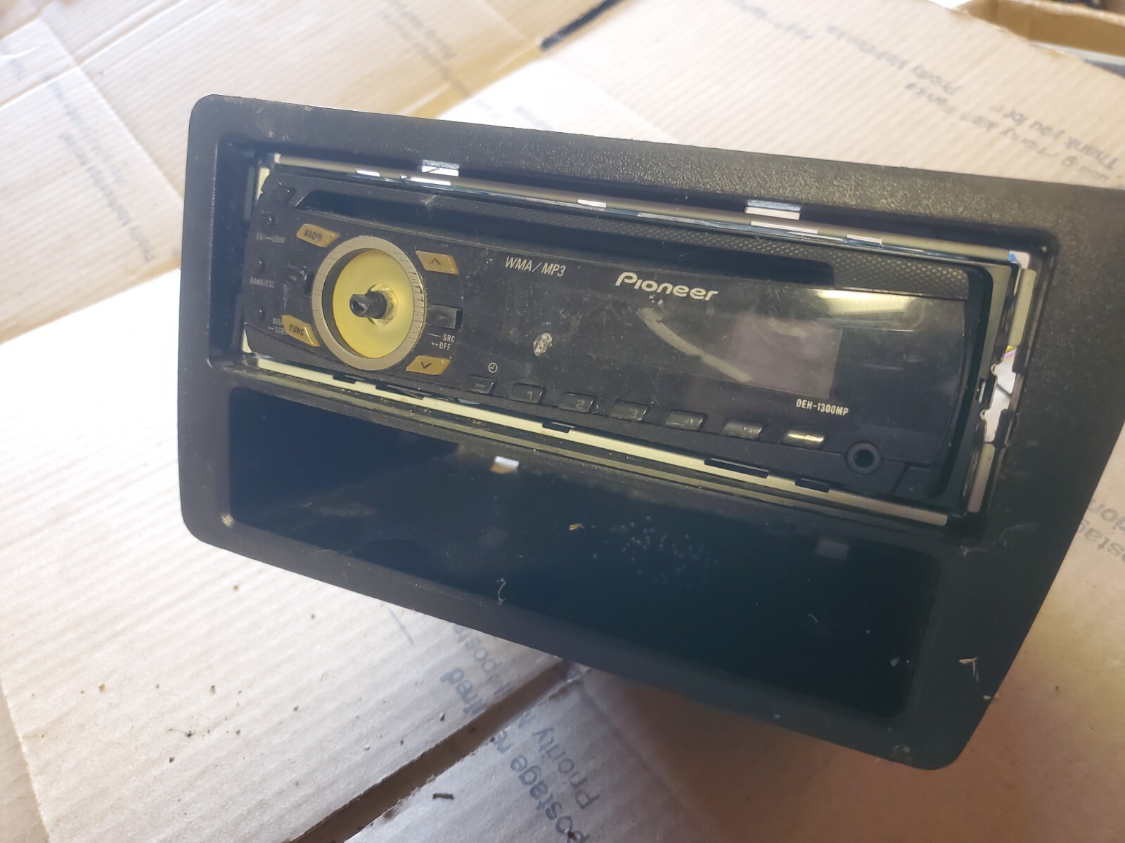 Pioneer Stereo DEH-1300MP CD Receiver w/Aux MP3/WMA Playback B3J