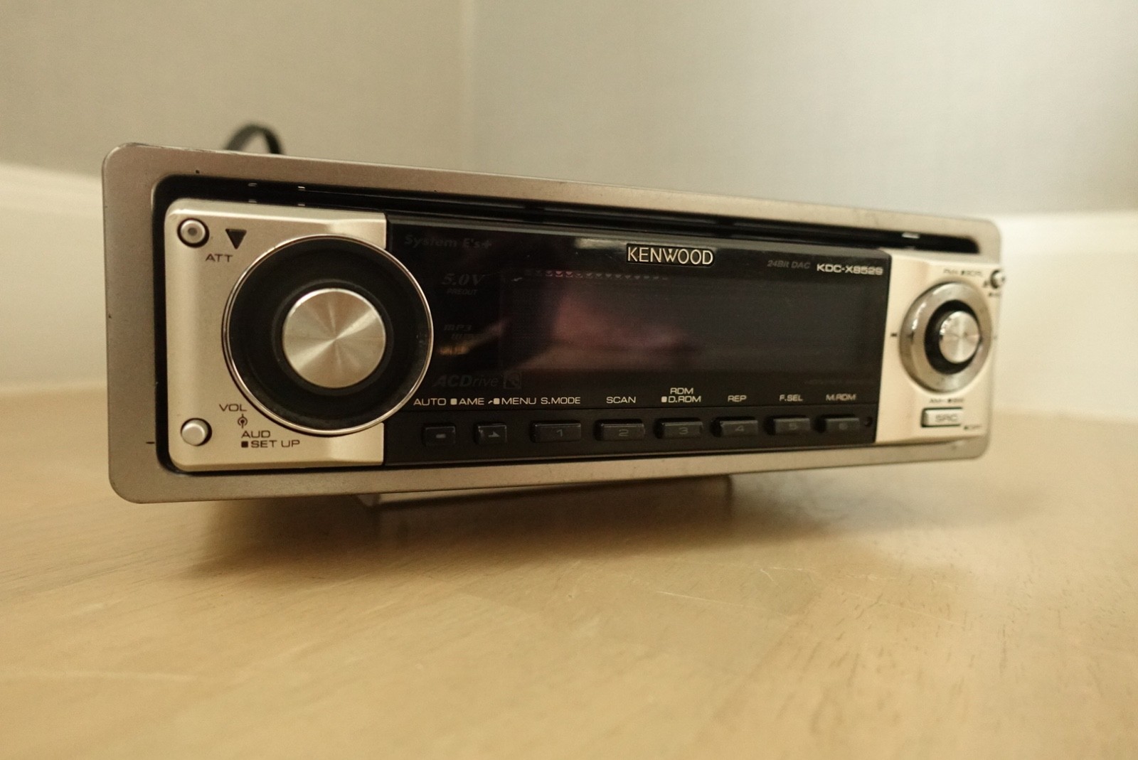 Kenwood KDC-x8529. Graphic Display CD/Bluetooth/Fm108 Player.