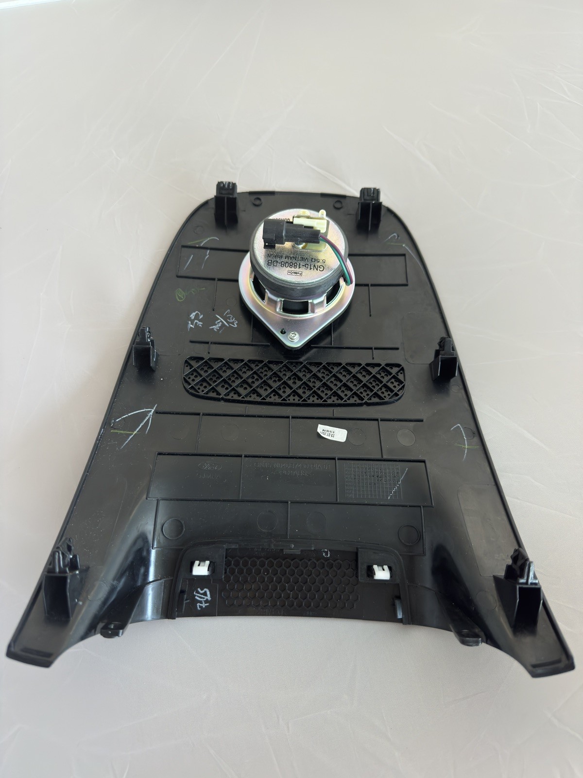 Ford EcoSport 2018 2019 2020 Centrer Trim Dash Cover with Speaker GN15N046B74DB