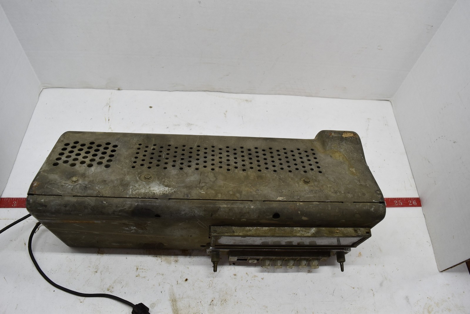 1949 CHRYSLER VINTAGE ANTIQUE USED AM RADIO MISSING KNOBS UNTESTED MOPAR # 805