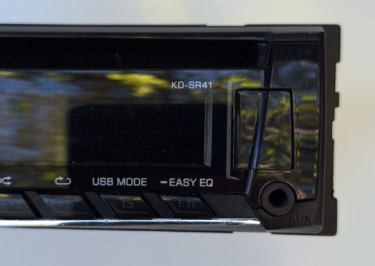 JVC KD-SR41 CD Receiver YJ1-0090-11 USB WMA/MP3/WAV