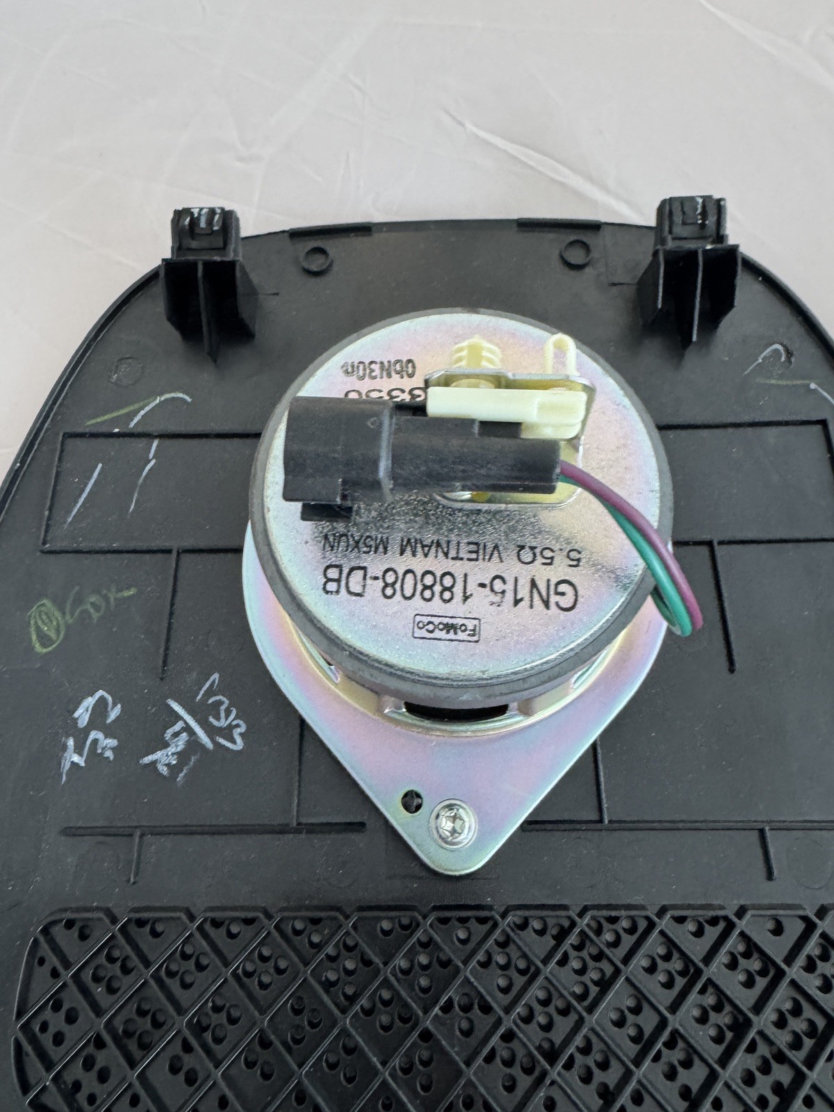 Ford EcoSport 2018 2019 2020 Centrer Trim Dash Cover with Speaker GN15N046B74DB
