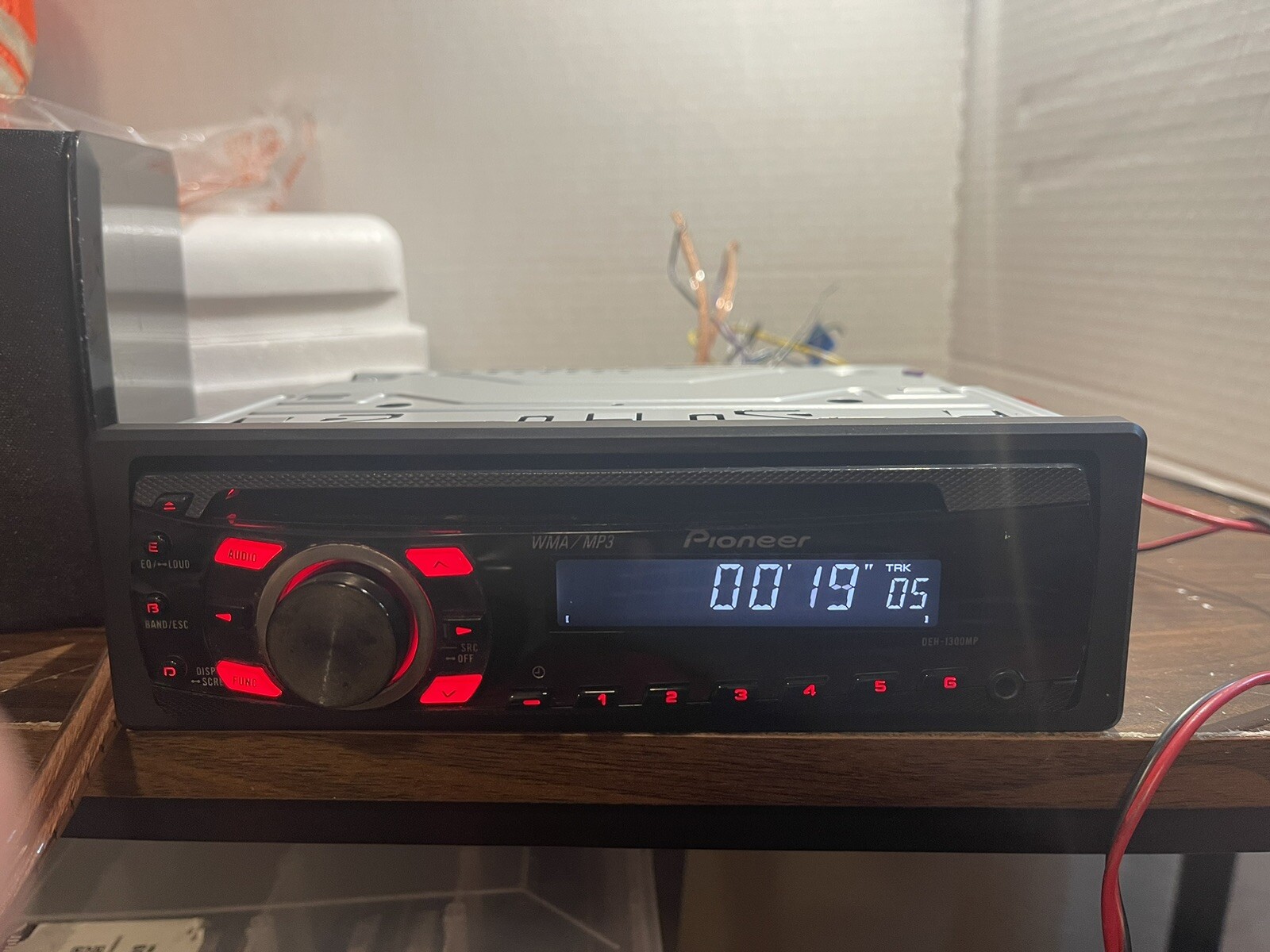 Pioneer DEH-1300MP Car Stereo FM/AM Radio – USED TESTED -NO REMOTE