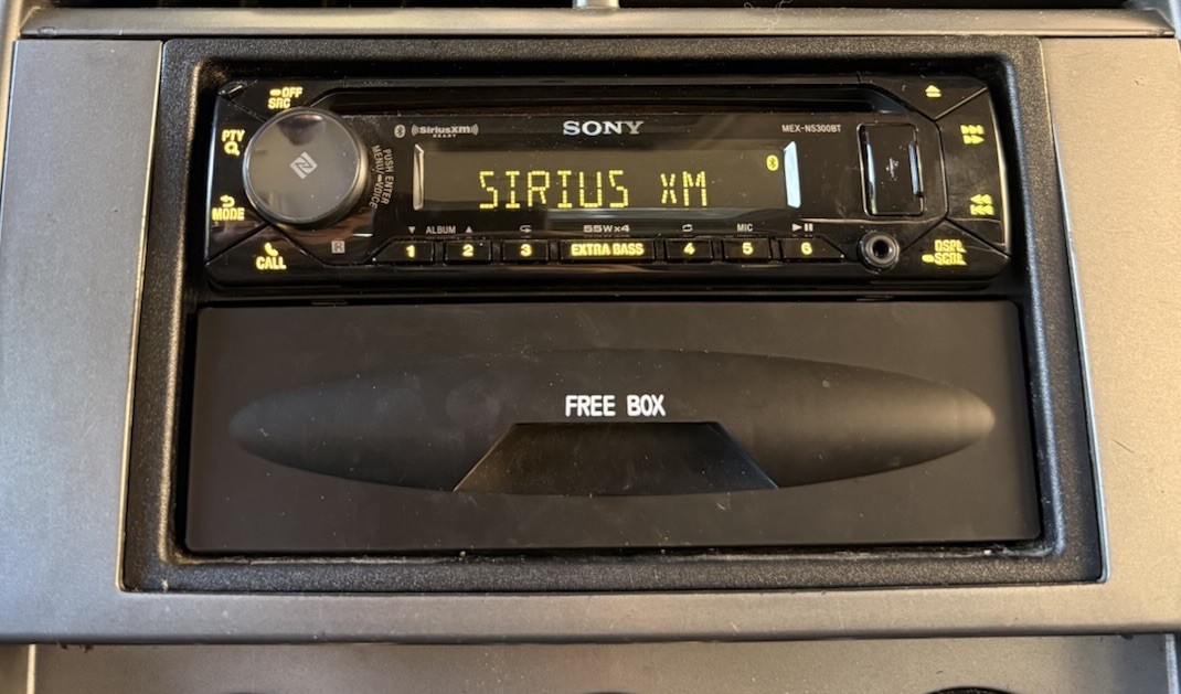 Sony MEX-N5300BT Single-DIN FM/AM CD Bluetooth Car Audio Receiver