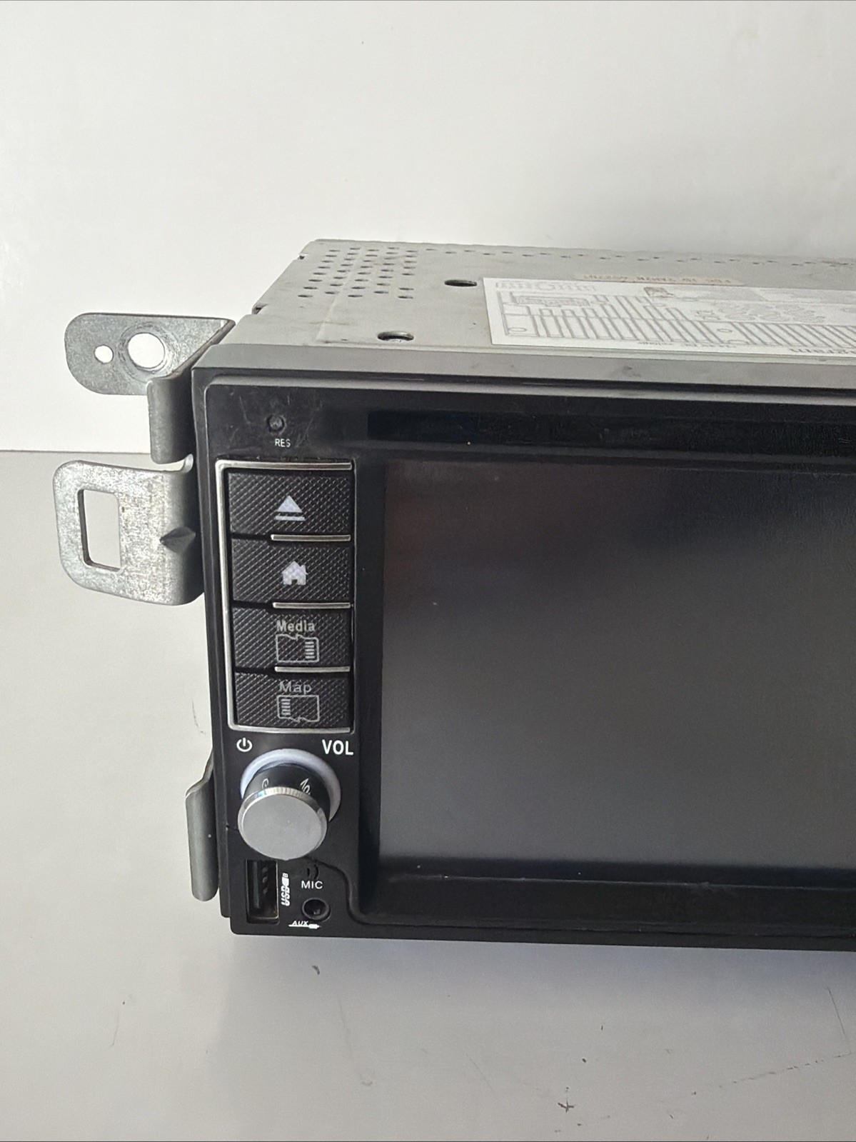 SoundXtreme ST-6527BT Double Din DVD Receiver with Bluetooth XV95BK