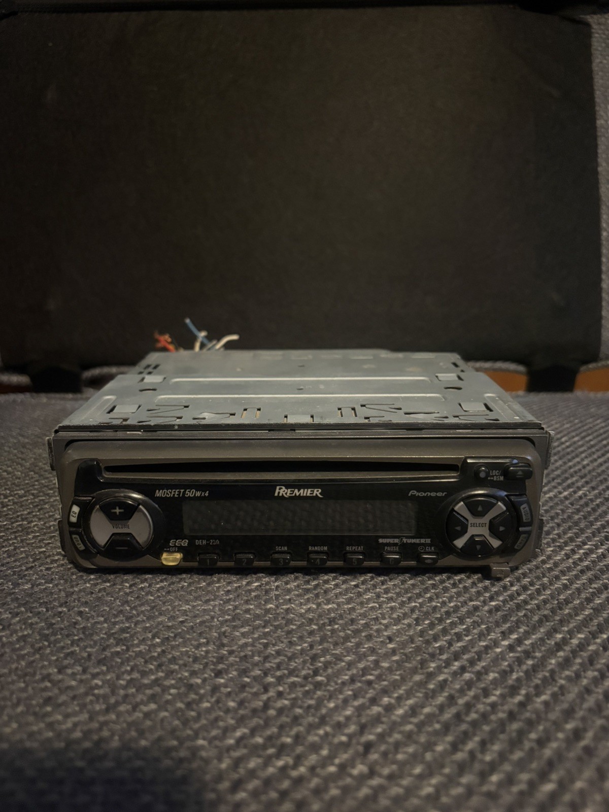 Premier Deh-230 Old School Head Unit CD Player / Radio Pioneer MOSFET 50 W x 4
