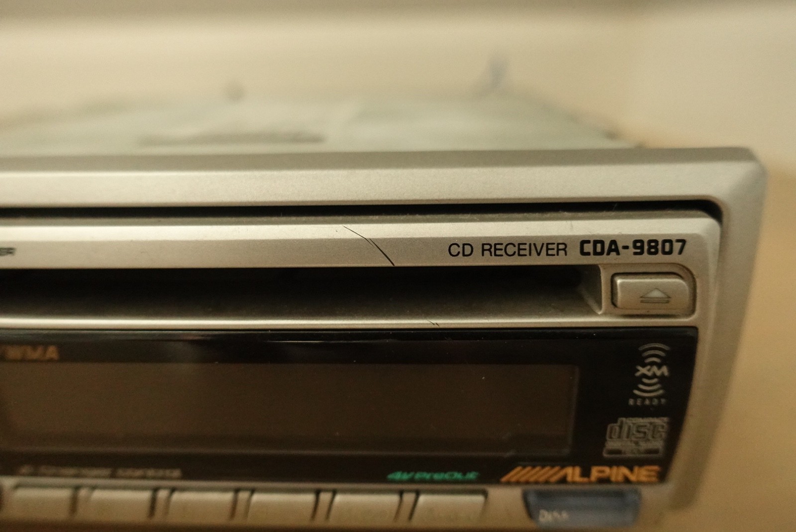 Alpine CDA-9807. CD/Fm108/Aux-Bluetooth Player.
