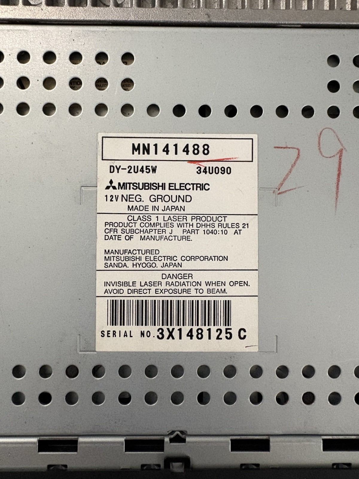 Mitsubishi Outlander & Montero AM FM CD radio receiver OEM MN141488 DY-2U45W