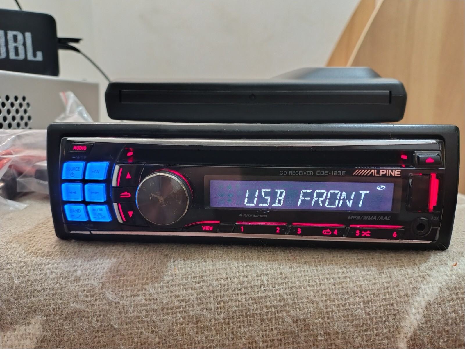 Alpine CDE-123E Car Stereo Mobile Media Receiver Fully Working Good Shape
