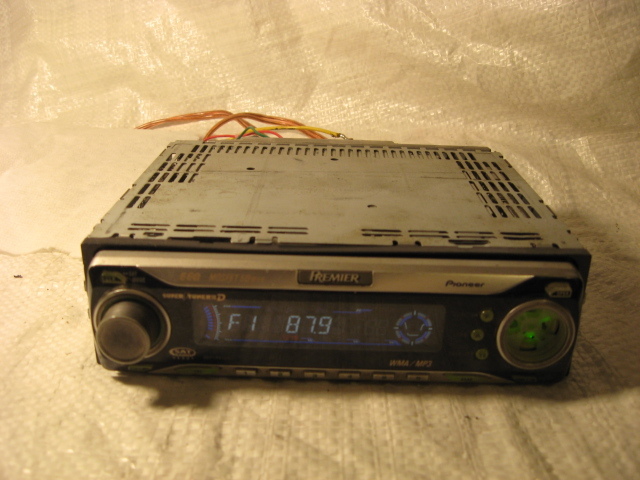 Pioneer DEH-P470MP CD Player In Dash Receiver missing knob
