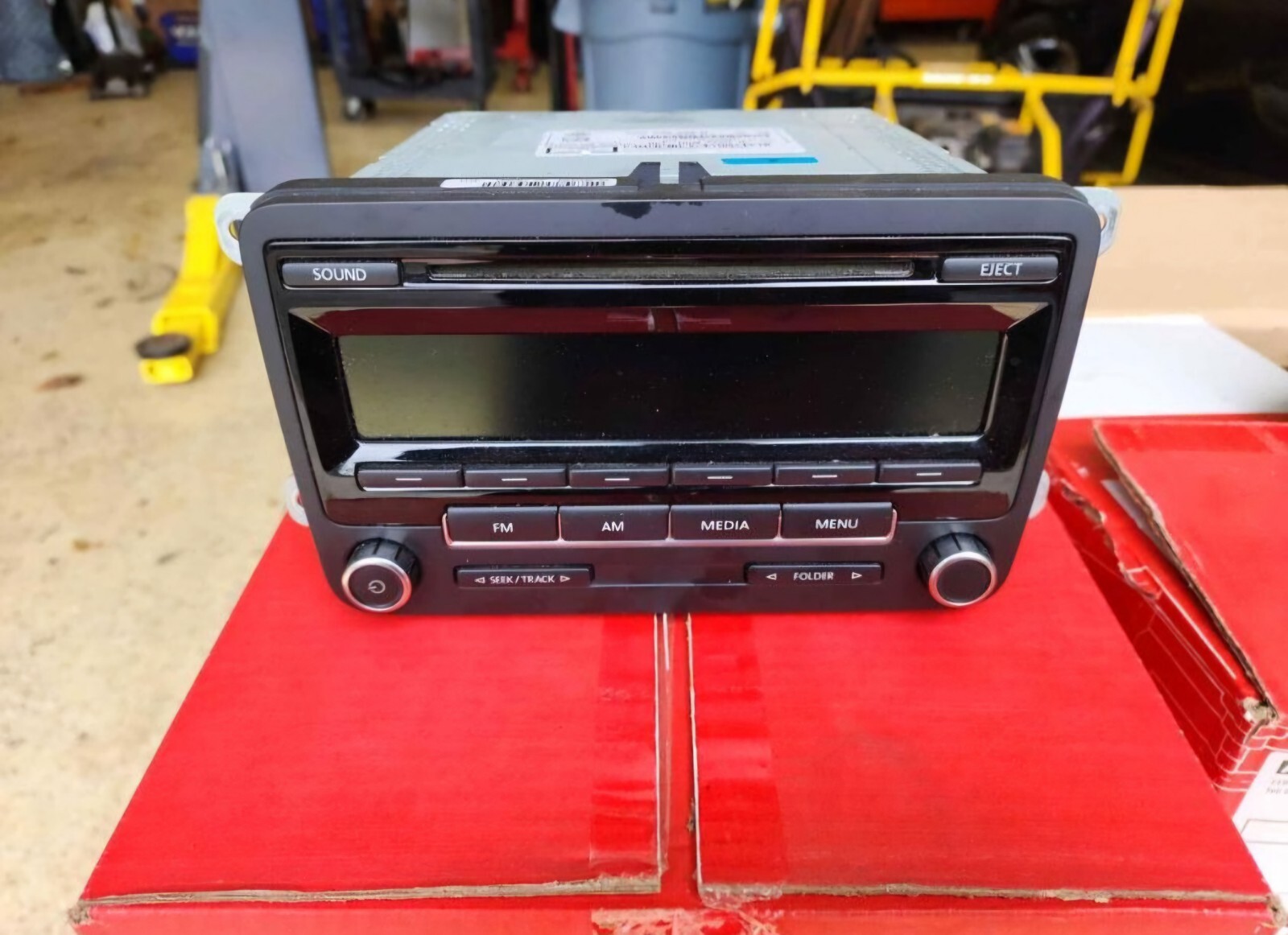 09 10 11 12 13 14 15 16 17 VOLKSWAGEN TIGUAN AM/FM RADIO CD PLAYER RECEIVER
