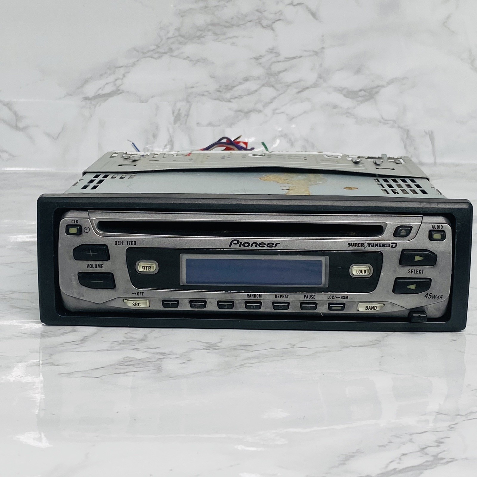 Pioneer DEH-1700 AM/FM CD Car Stereo W/ Connector Cord Faceplate 45w X4 WORKS